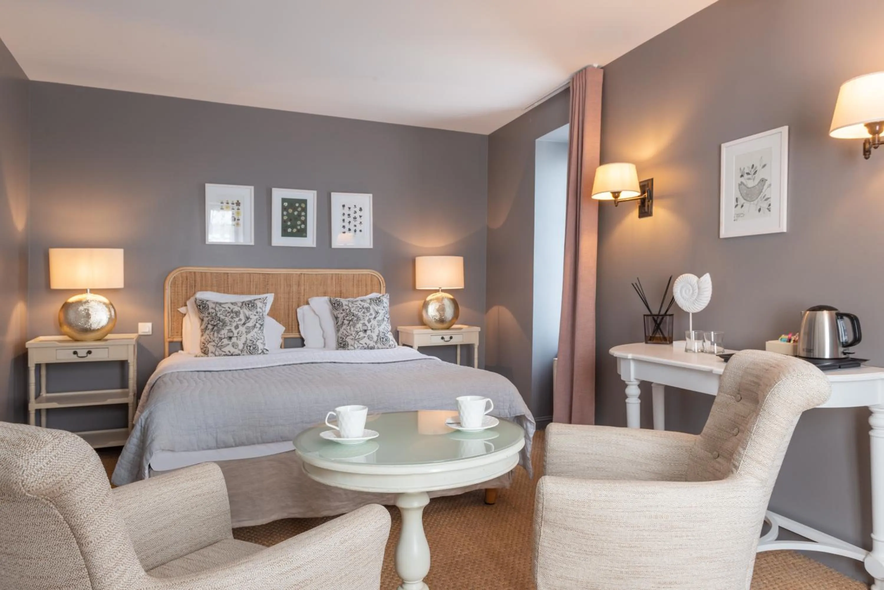 Bed in Hôtel Traiteur Les Ormes, The Originals Relais