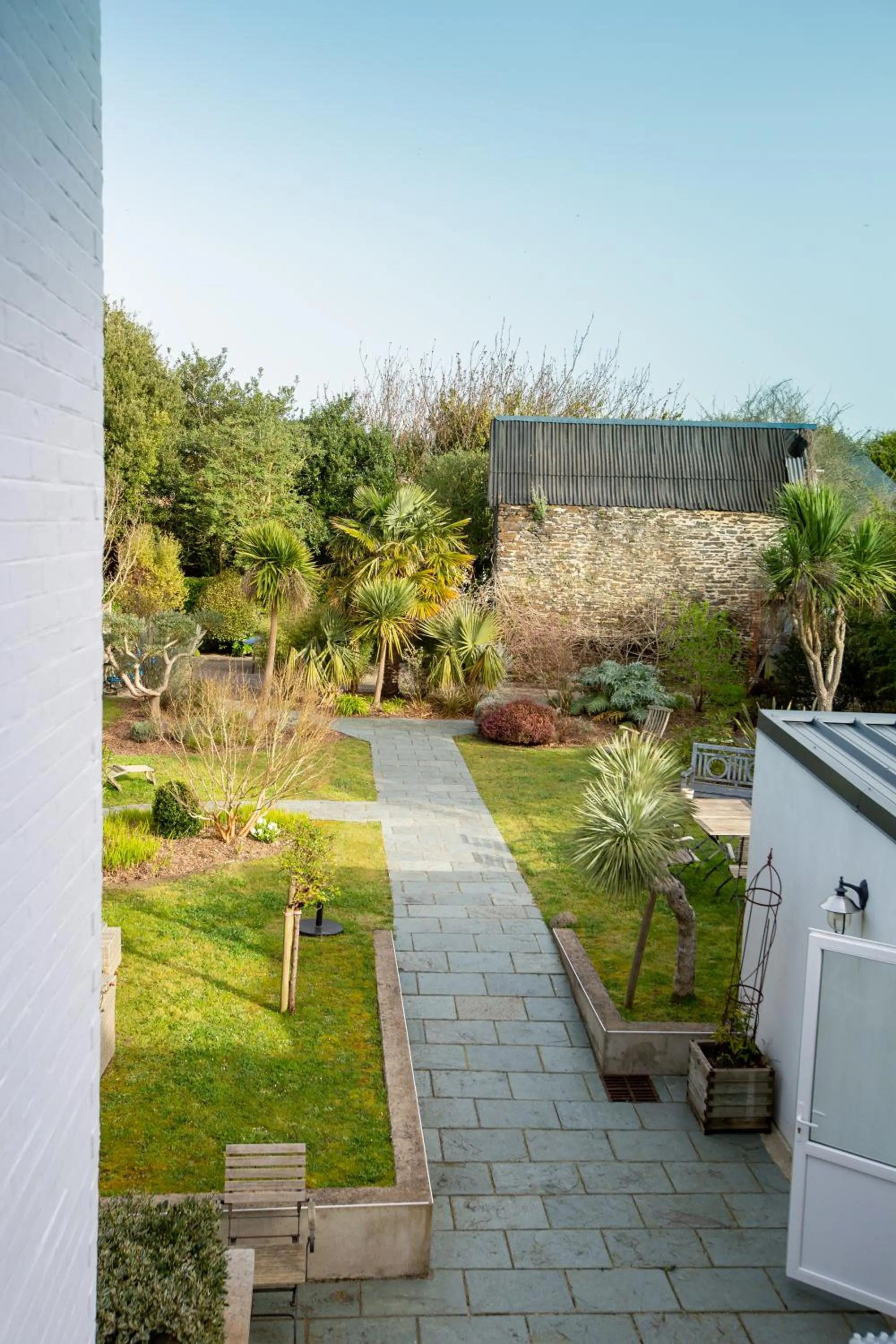 Garden in Hôtel Traiteur Les Ormes, The Originals Relais