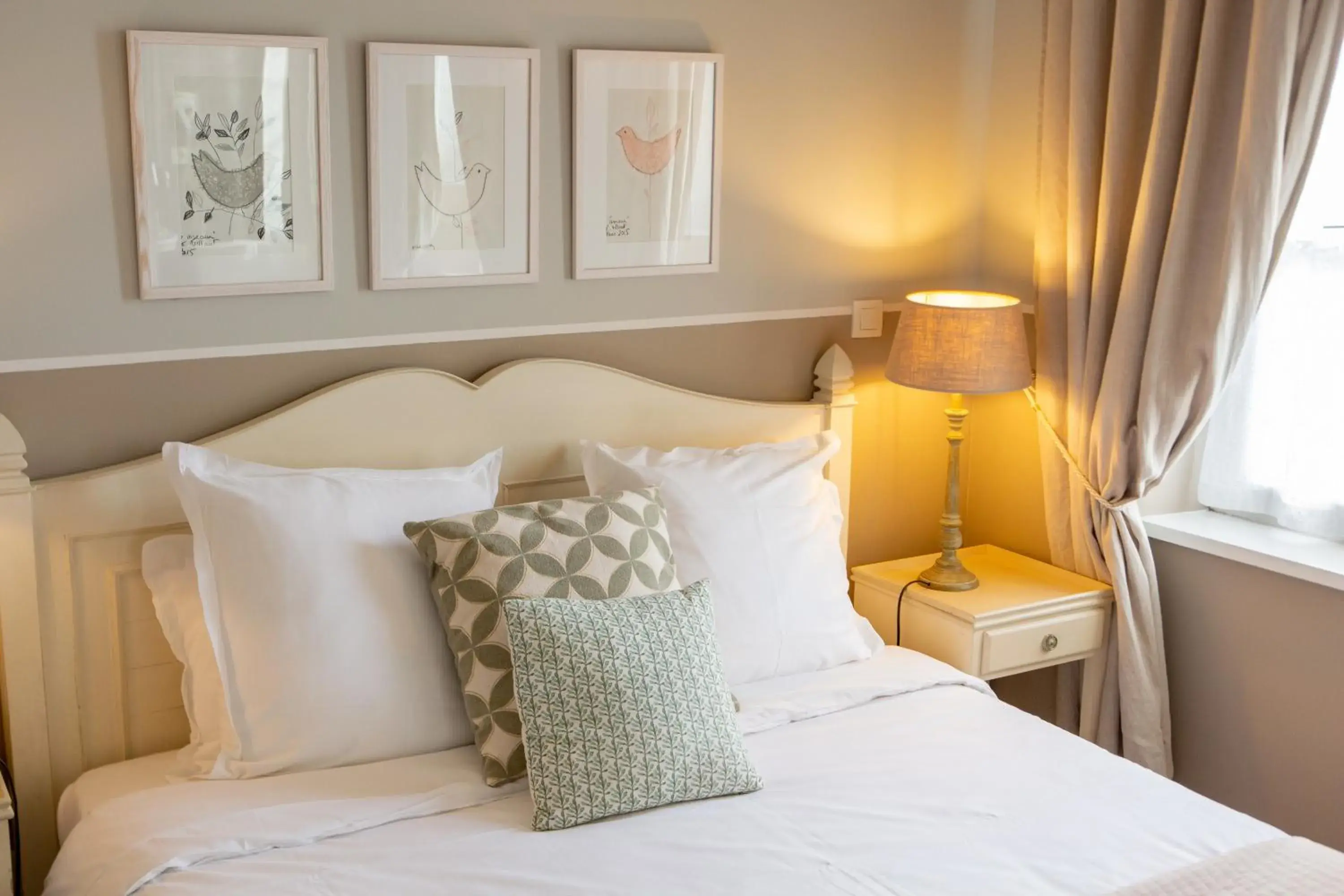 Bedroom, Bed in Hôtel Traiteur Les Ormes, The Originals Relais Bedroom, Bed in Hôtel Traiteur Les Ormes, The Originals Relais