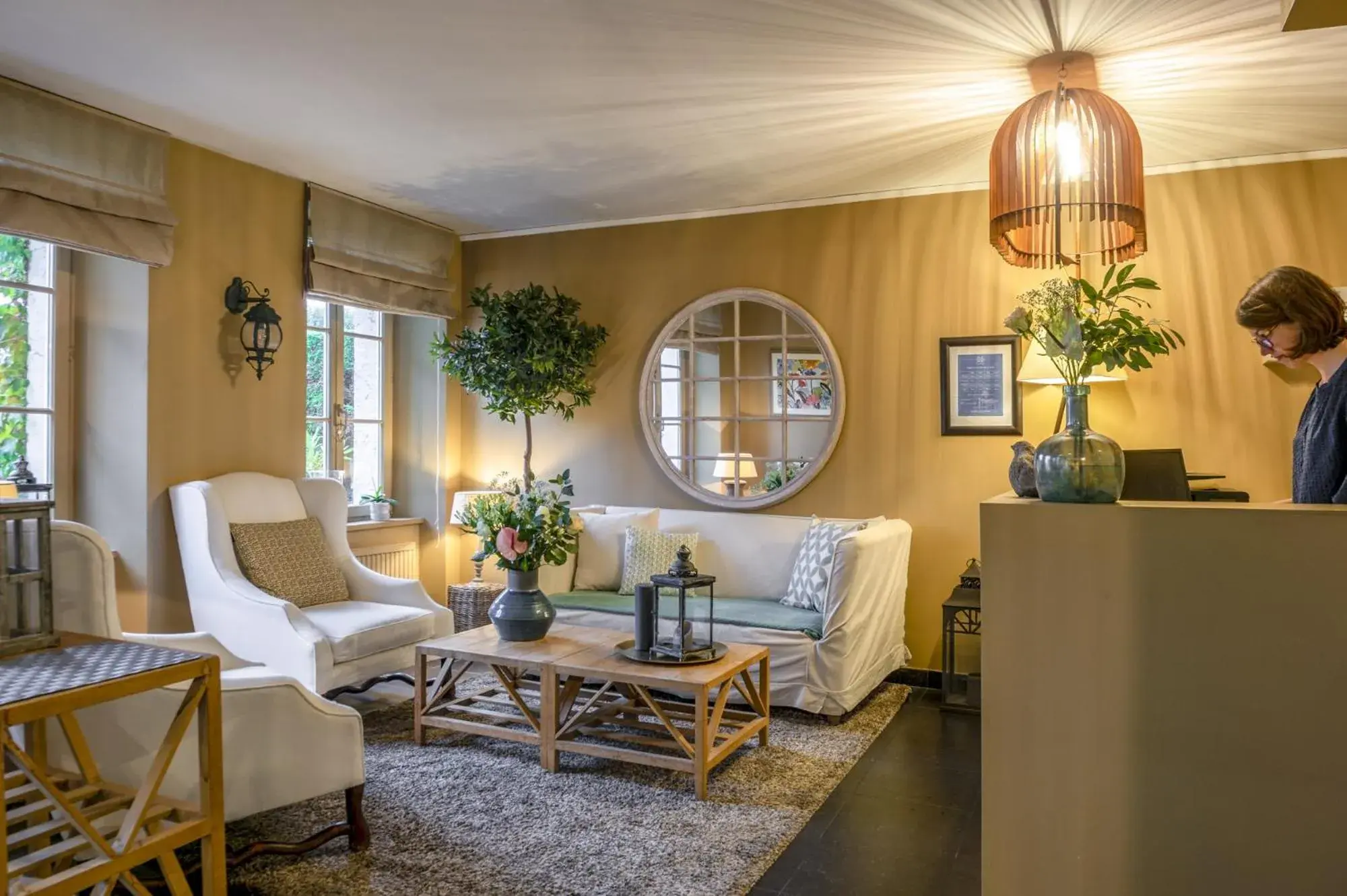 Living room in Hôtel Traiteur Les Ormes, The Originals Relais Living room in Hôtel Traiteur Les Ormes, The Originals Relais