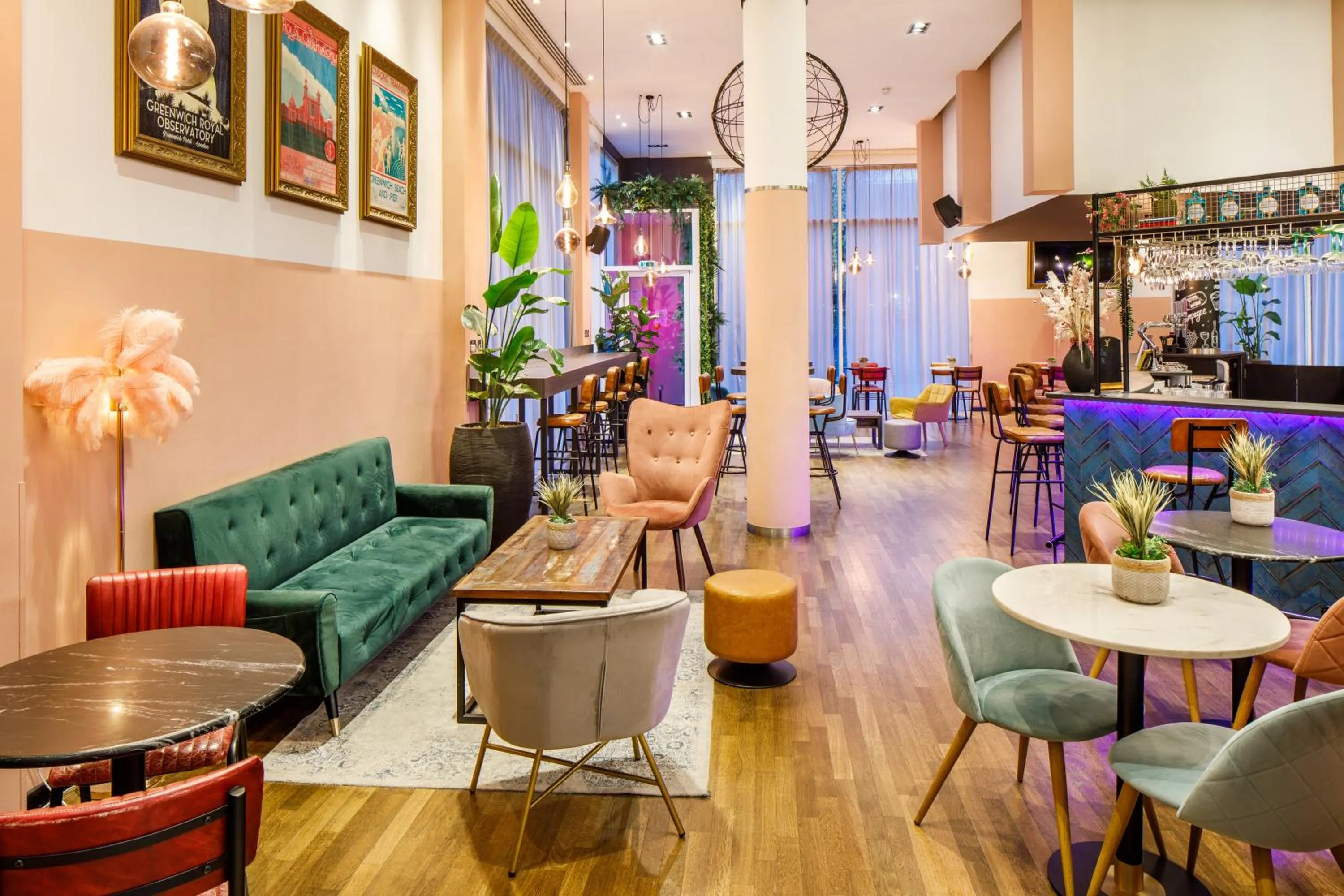 Seating area in Novotel London Greenwich