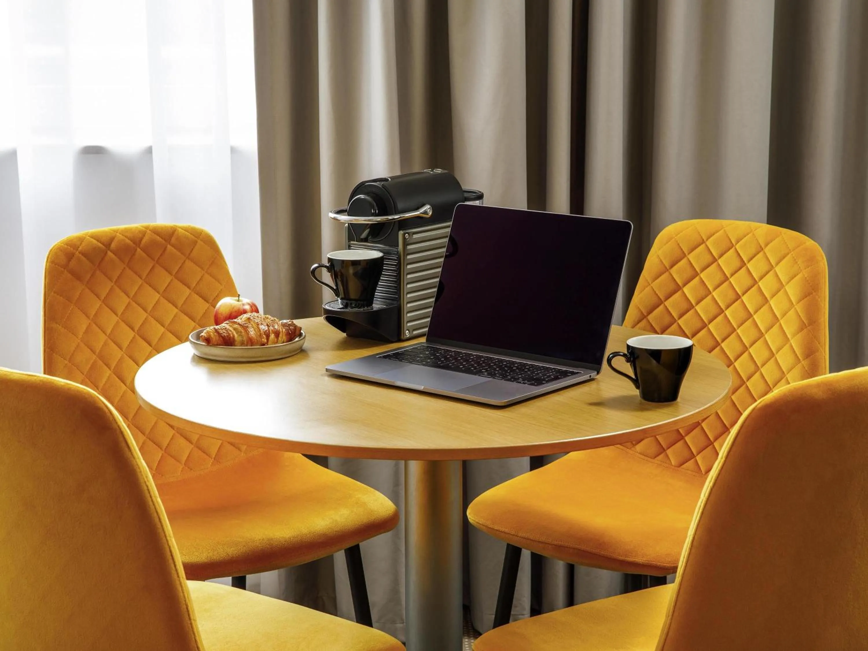 Bedroom in Novotel London Greenwich