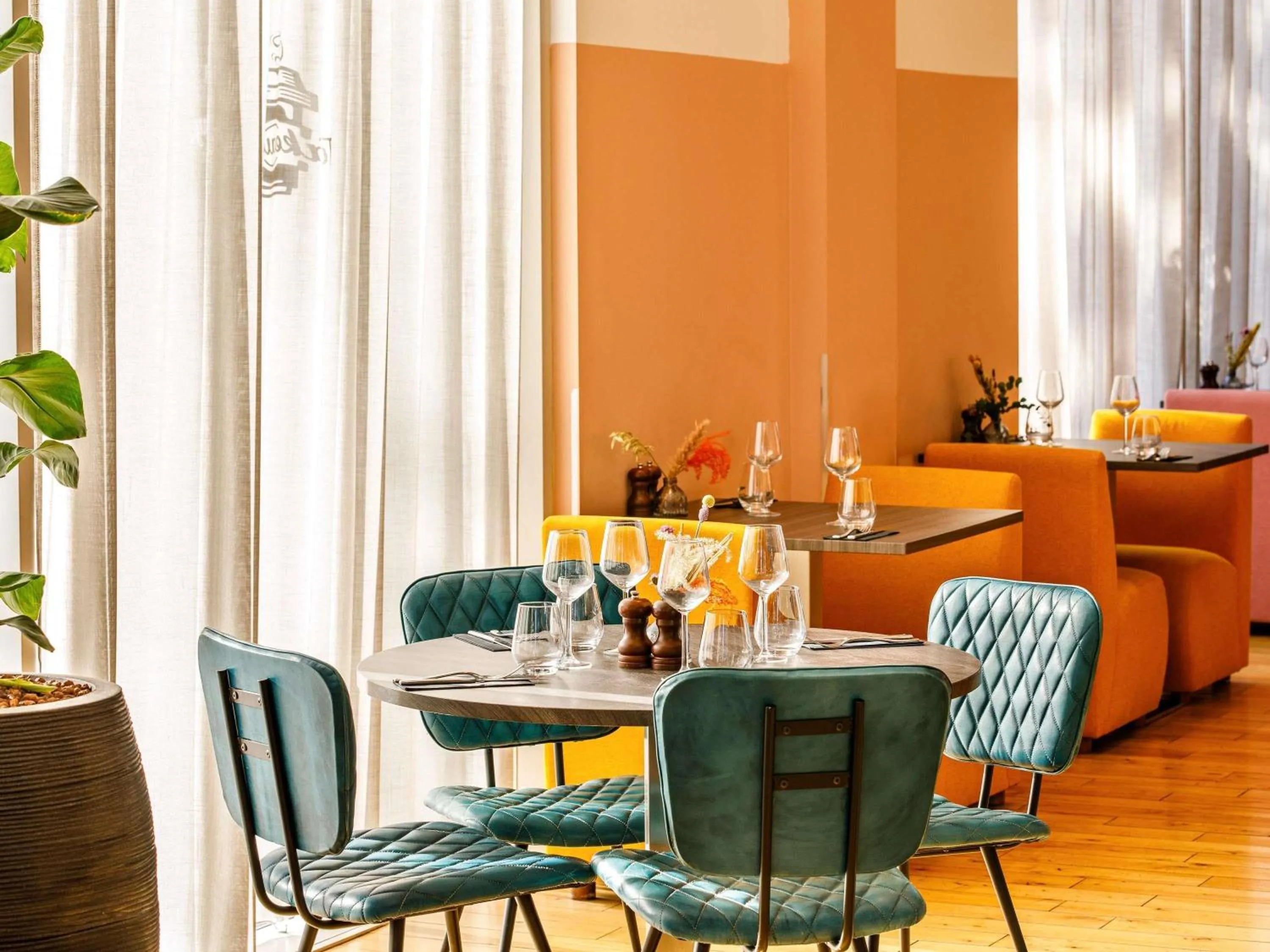 Restaurant/places to eat in Novotel London Greenwich