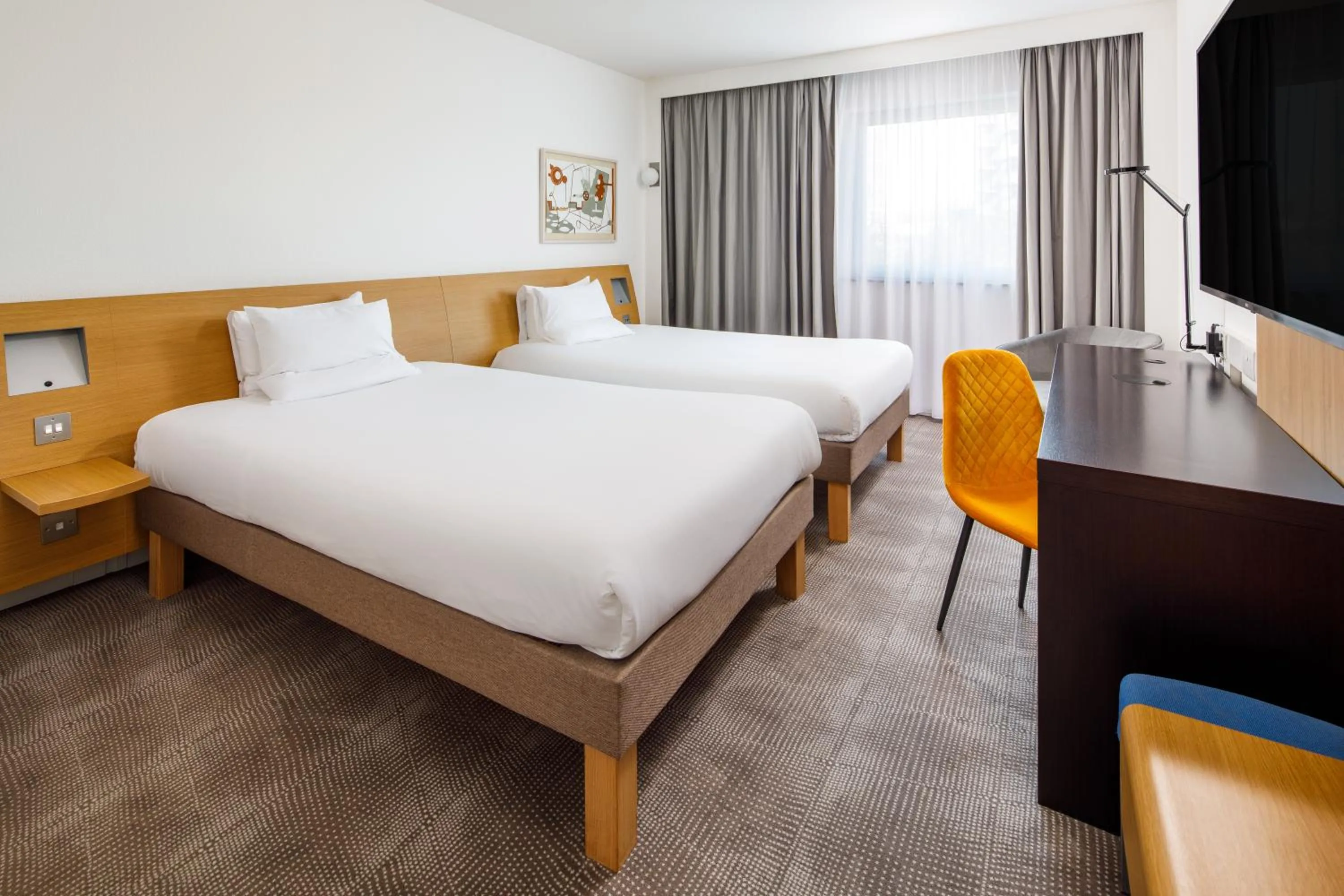 Bedroom, Bed in Novotel London Greenwich