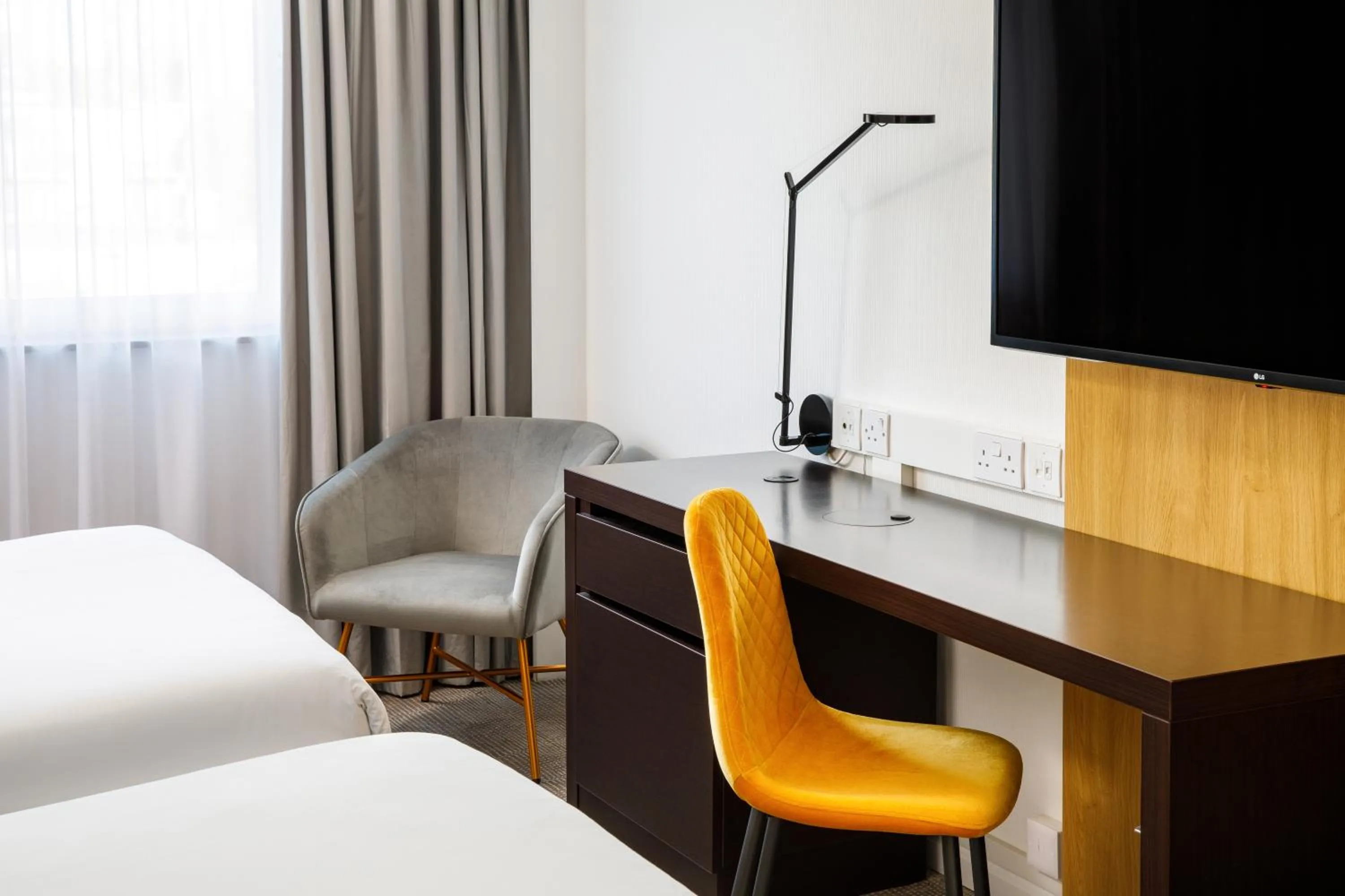 Bedroom, Bed in Novotel London Greenwich