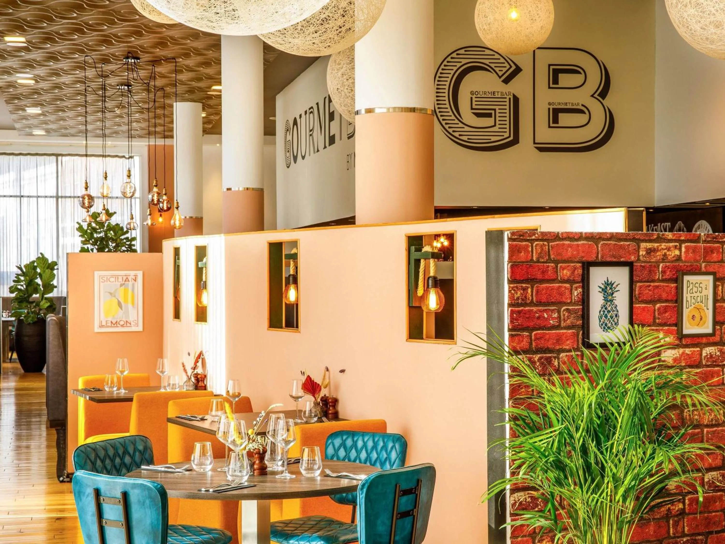 Restaurant/places to eat in Novotel London Greenwich