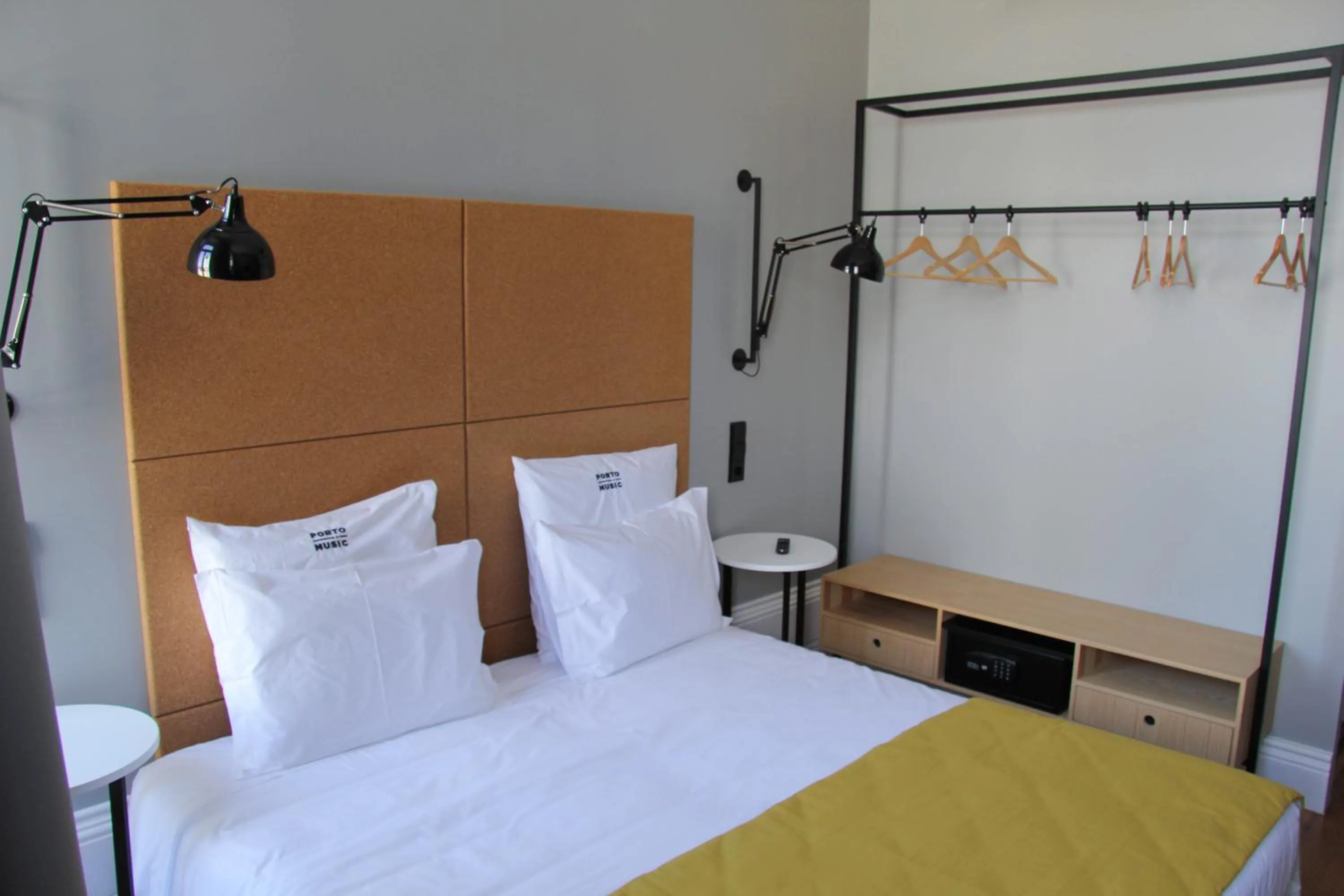 Bedroom, Bed in Porto Music Guest House