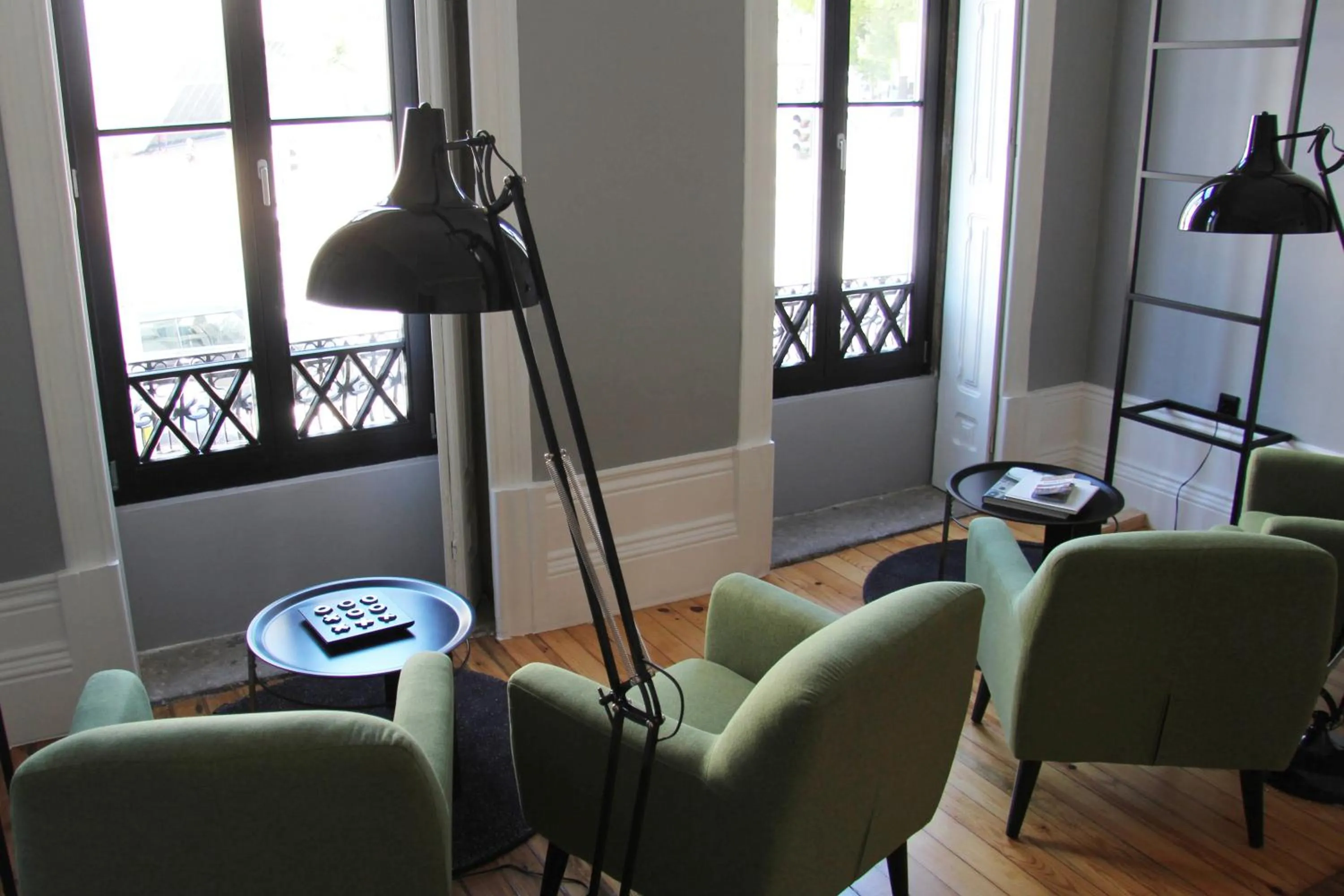 Communal lounge/ TV room in Porto Music Guest House