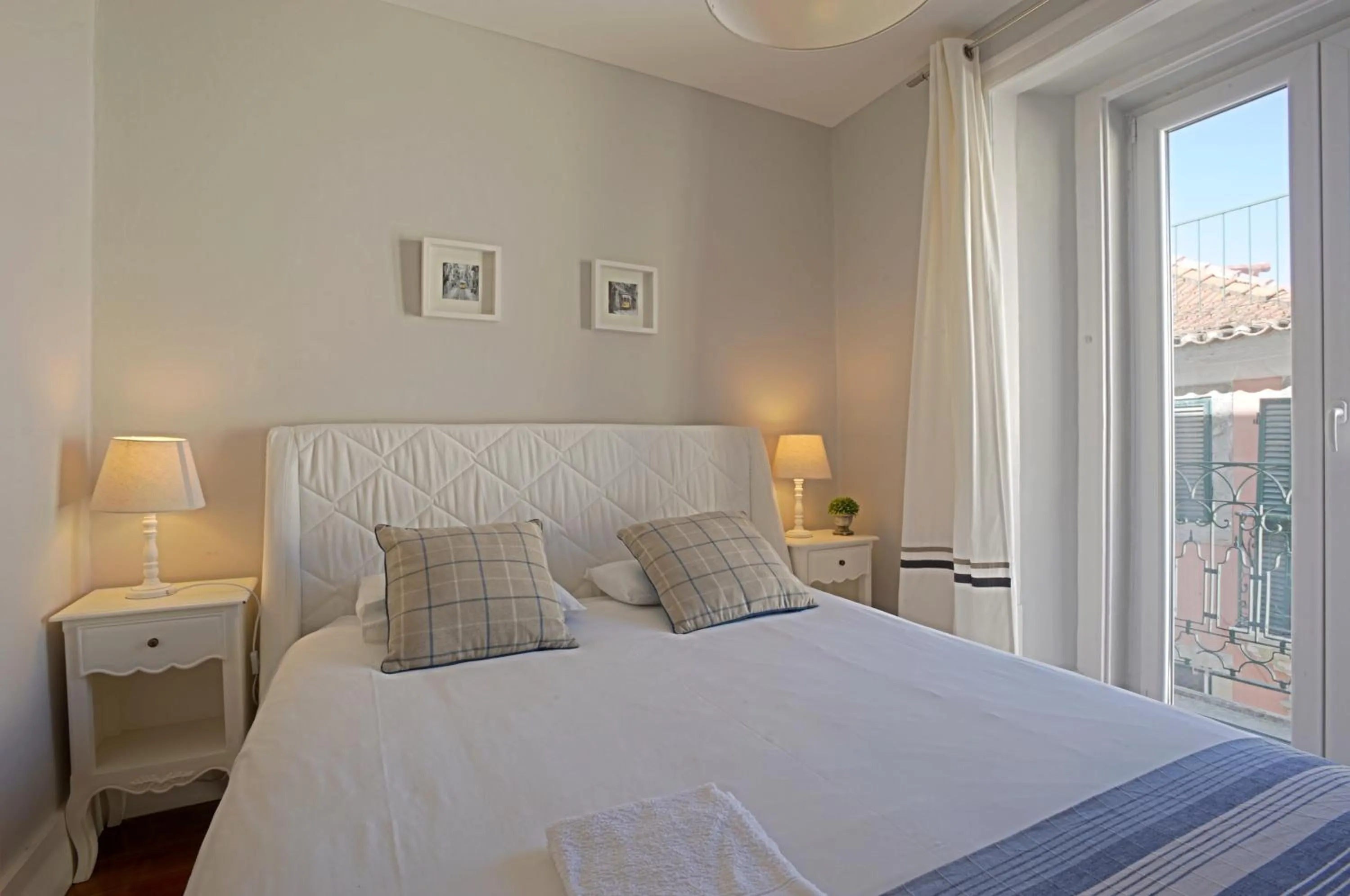 Balcony/Terrace, Bed in Duque-Chiado Downtown