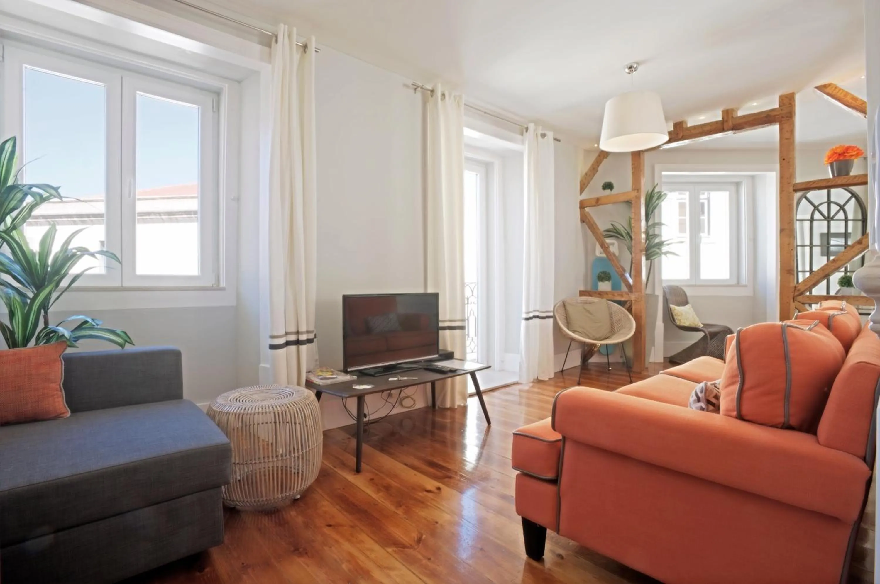 TV and multimedia in Duque-Chiado Downtown