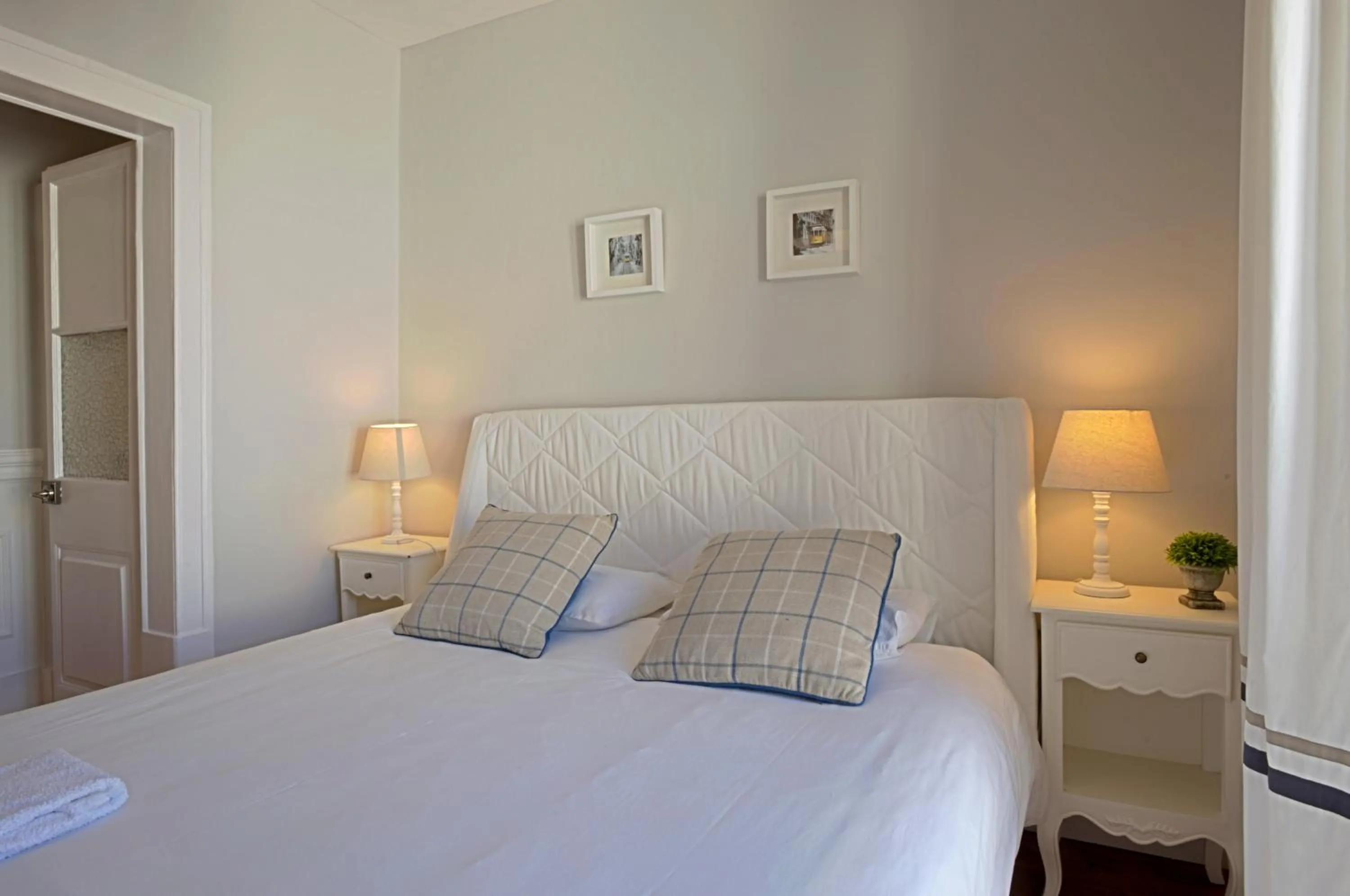 Balcony/Terrace, Bed in Duque-Chiado Downtown