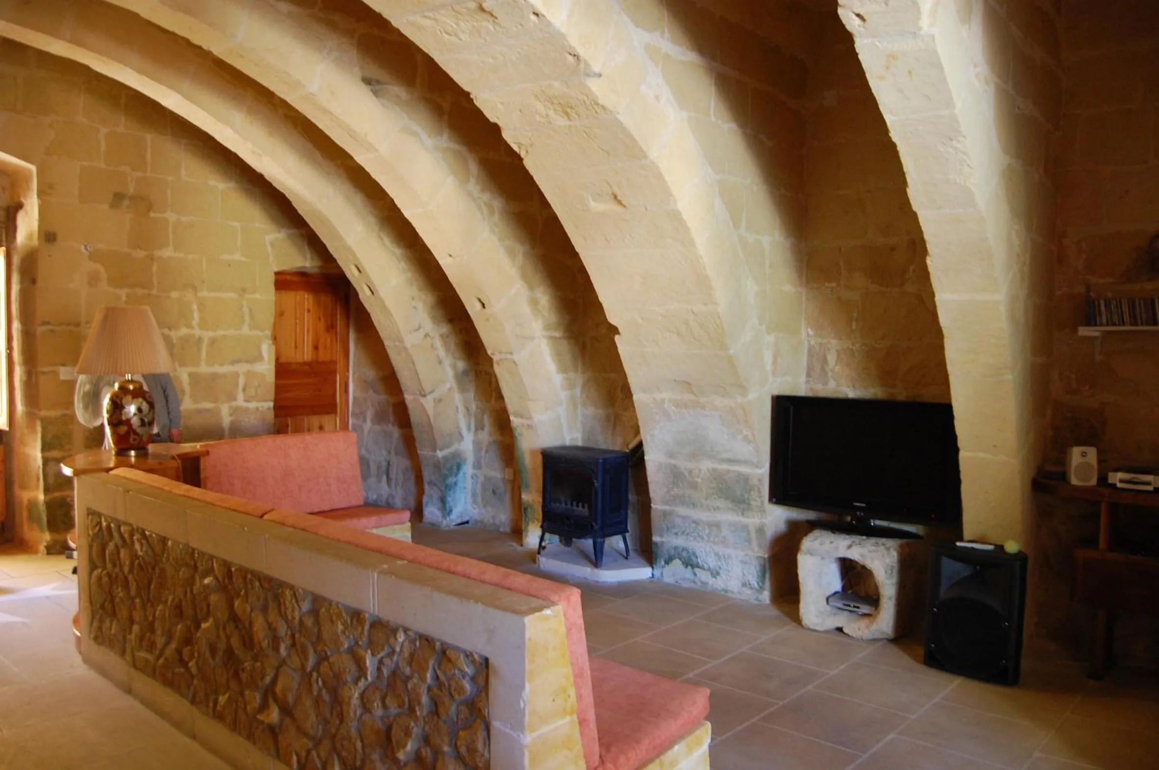 Communal lounge/ TV room in Mood Farmhouse Mythology