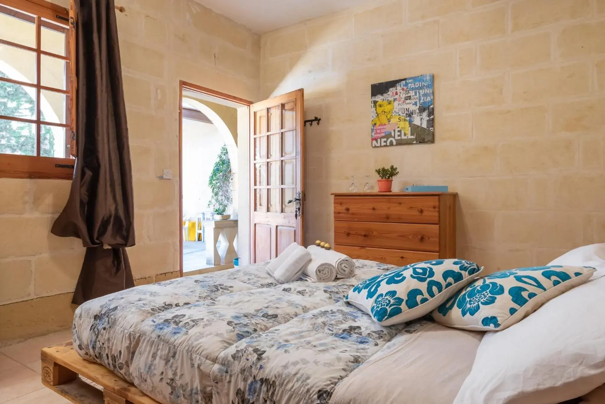 Double Room with Pool View in Mood Farmhouse Mythology Double Room with Pool View in Mood Farmhouse Mythology