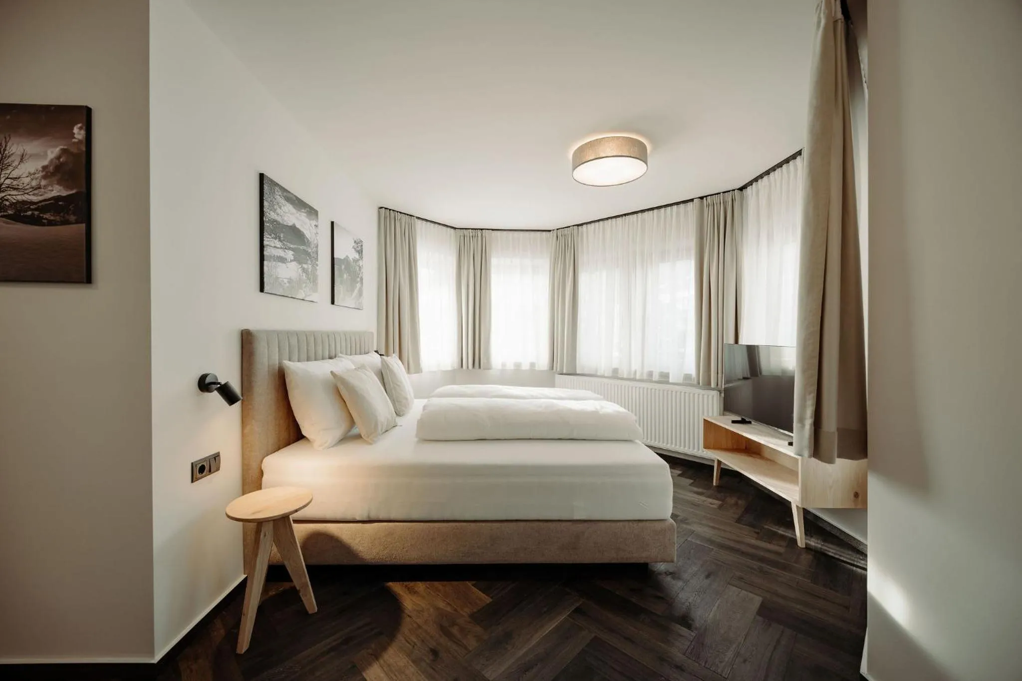 Bedroom, Bed in Hotel loj - our kind of place