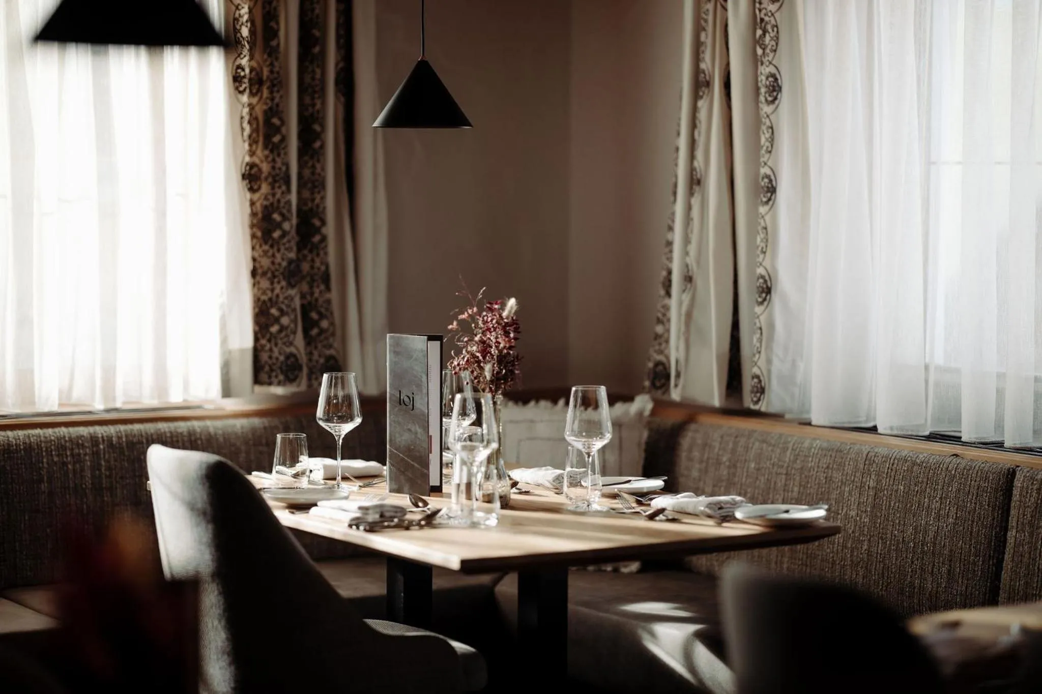 Restaurant/places to eat in Hotel loj - our kind of place