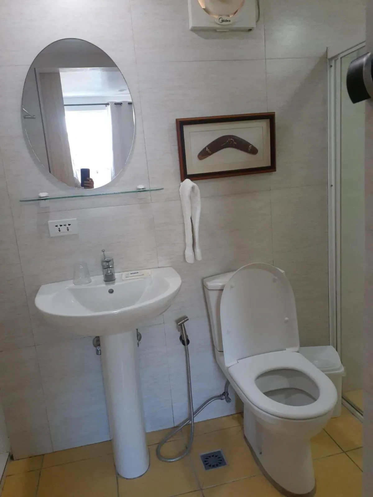 Toilet in Bluewaves Beach House