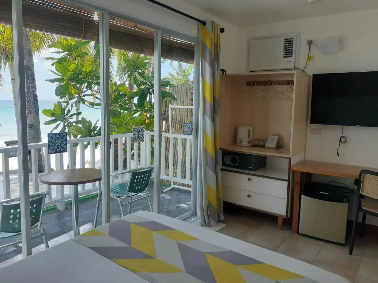 Bedroom, Bed in Bluewaves Beach House Bedroom, Bed in Bluewaves Beach House