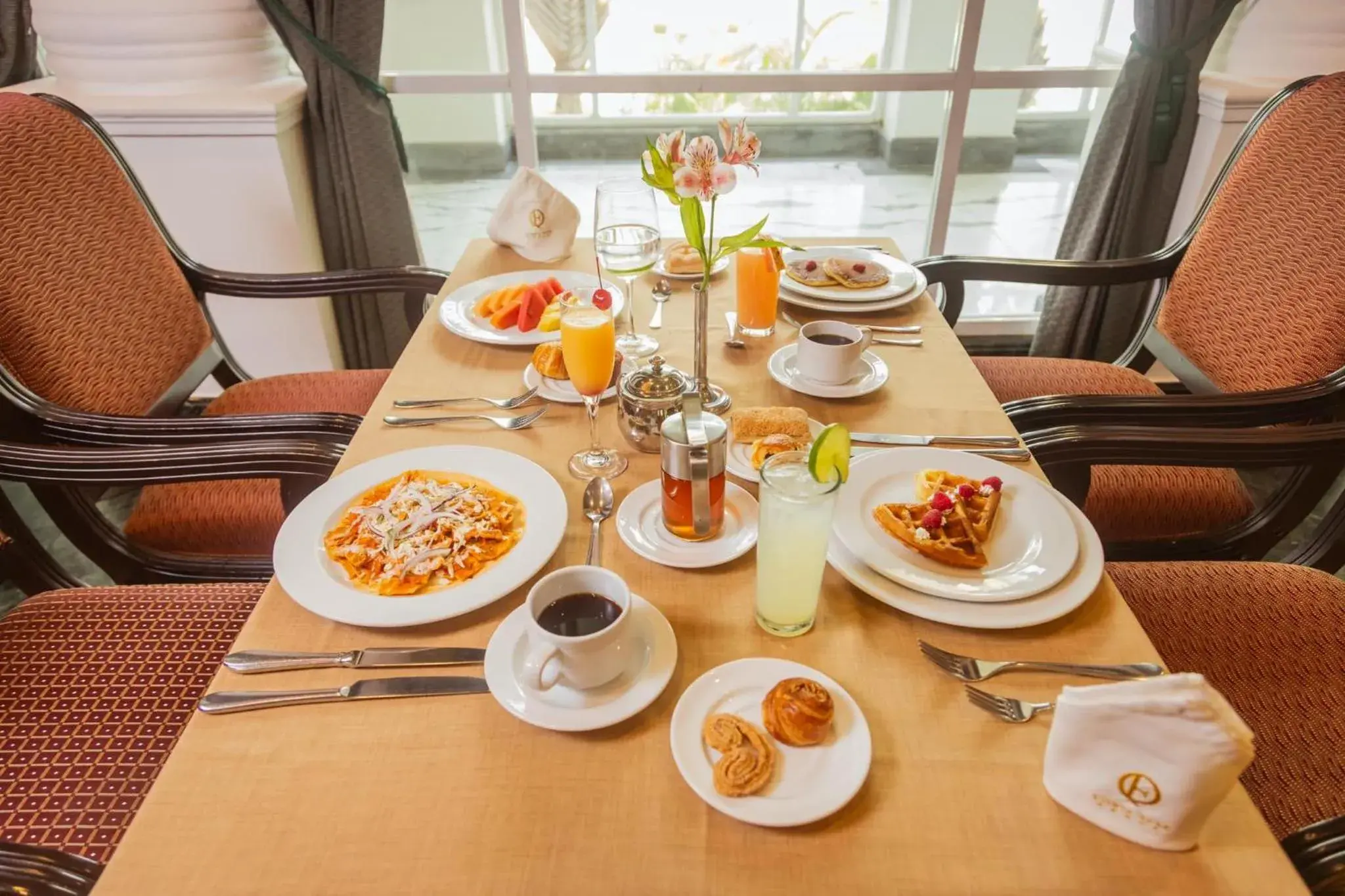 Breakfast in Quinta Edén Villahermosa Breakfast in Quinta Edén Villahermosa