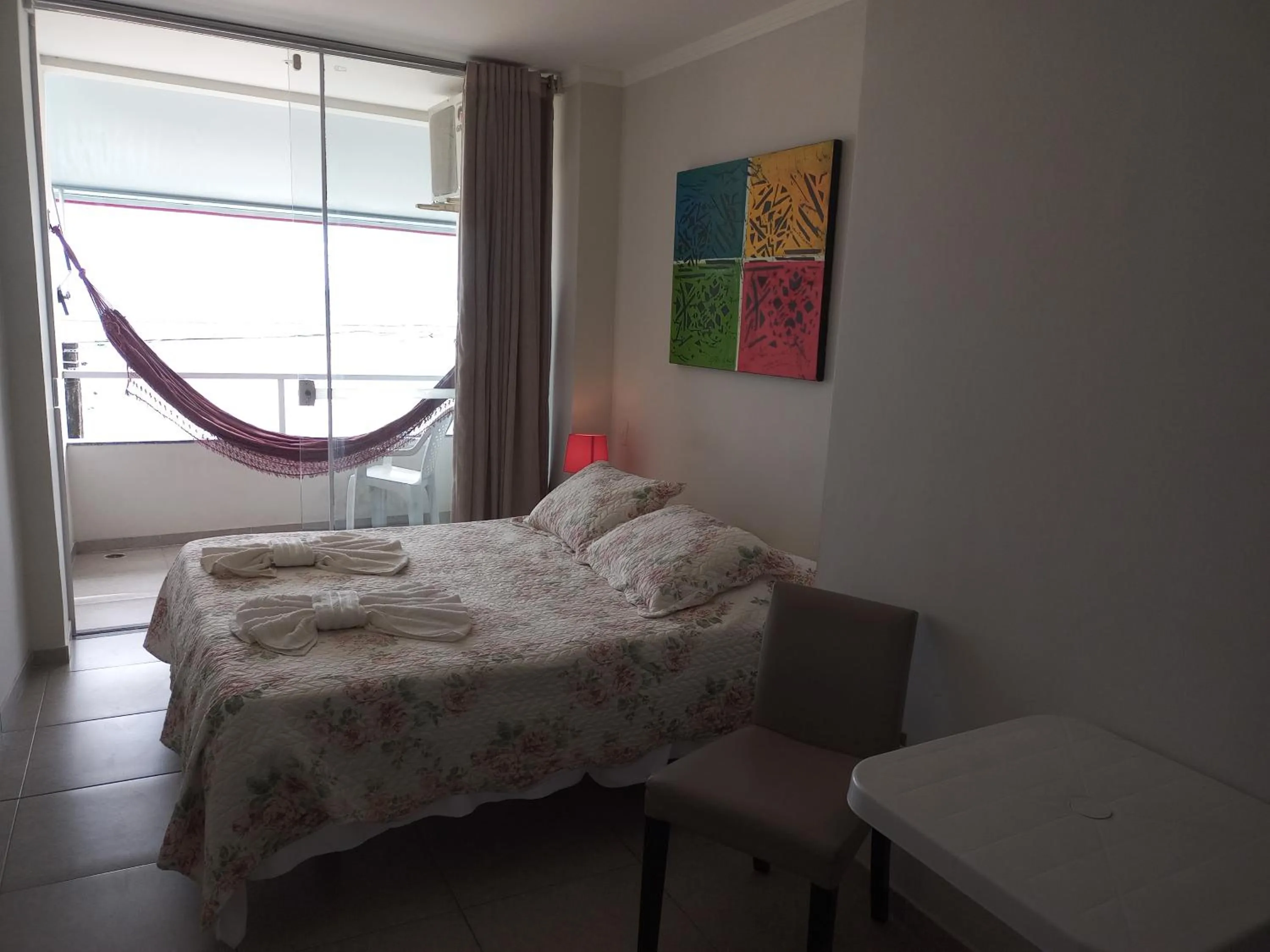 Photo of the whole room, Bed in Suite Vista Mar