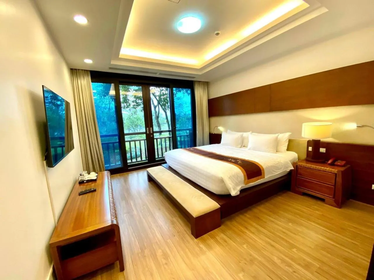 King Room with Lake View - single occupancy in NCC Garden Villas - NCC Hotel