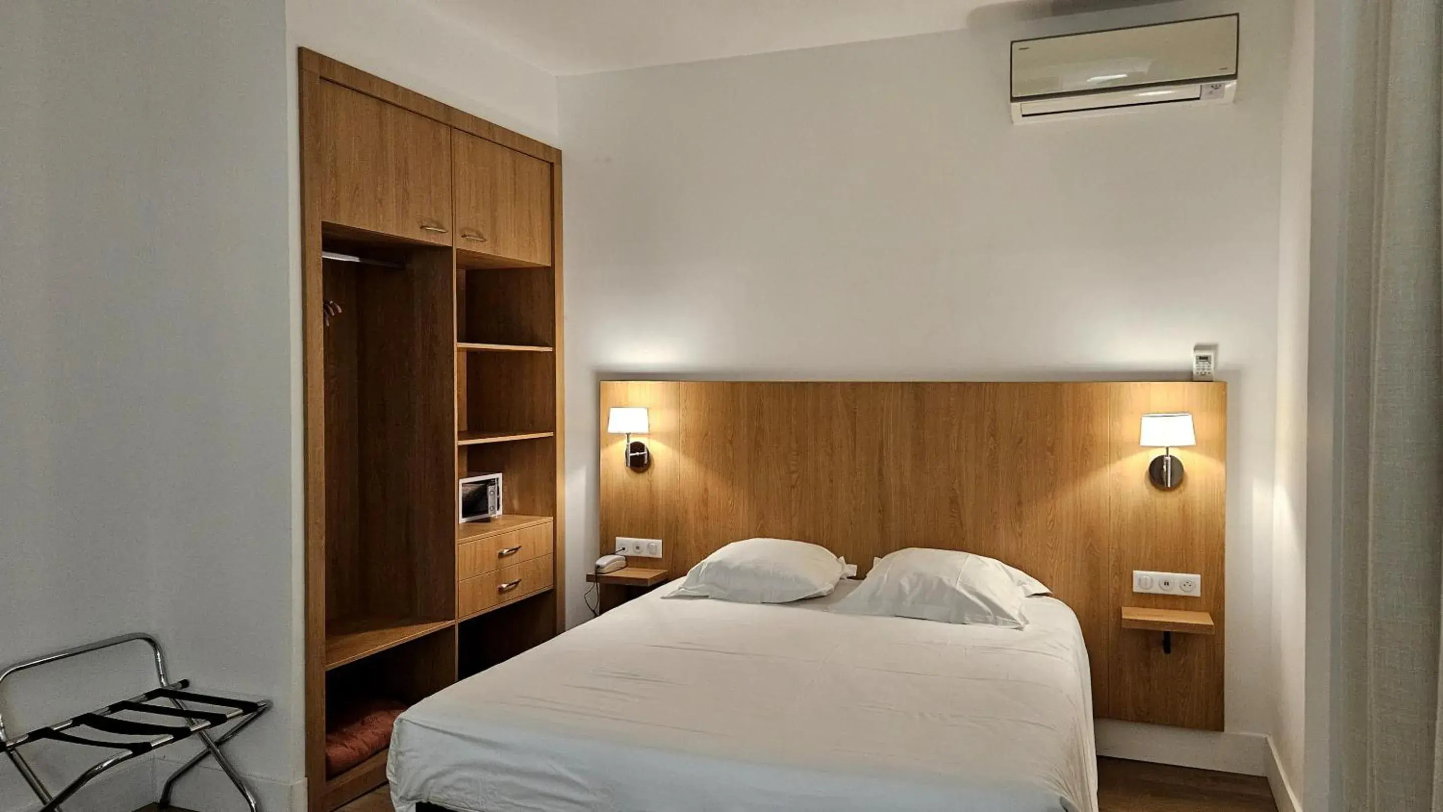 Bedroom, Bed in Hotel Carlton Nice Bedroom, Bed in Hotel Carlton Nice