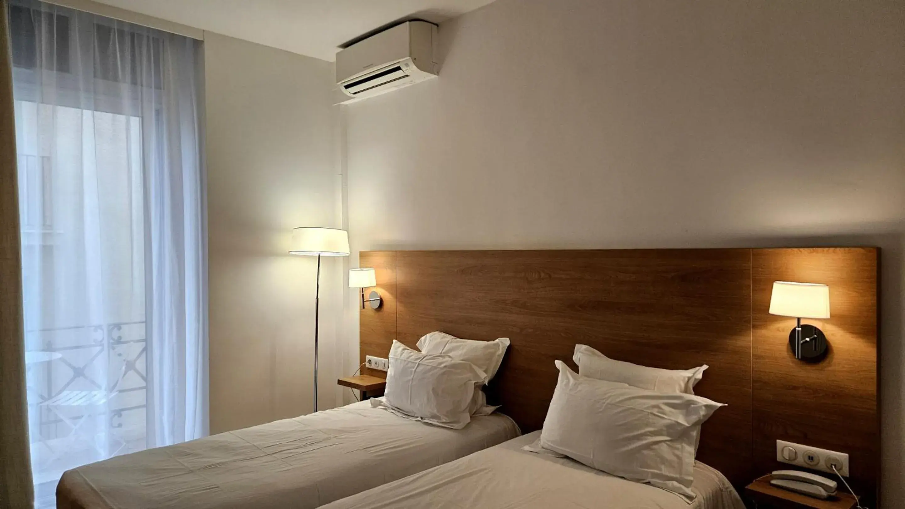 Bedroom, Bed in Hotel Carlton Nice Bedroom, Bed in Hotel Carlton Nice