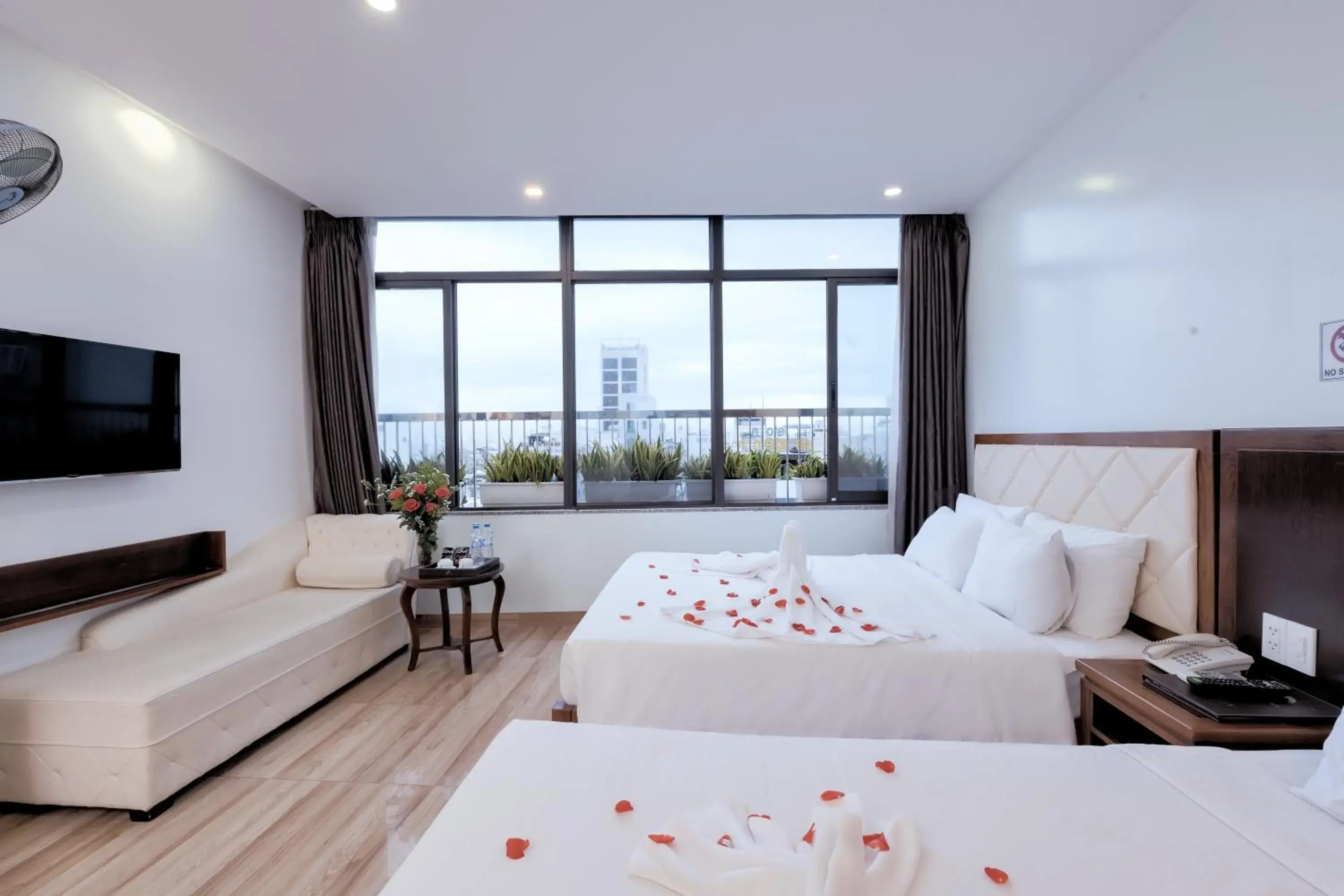 Natural landscape, Bed in DaNa Sailing Hotel Natural landscape, Bed in DaNa Sailing Hotel