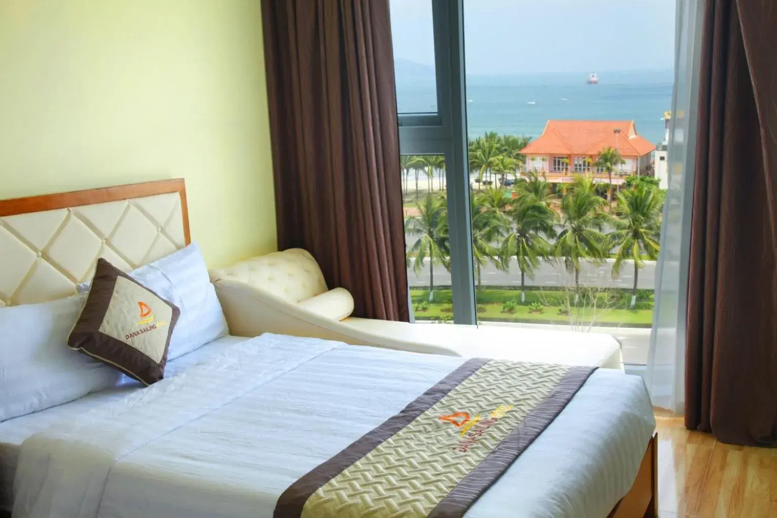 Sea view, Bed in DaNa Sailing Hotel Sea view, Bed in DaNa Sailing Hotel