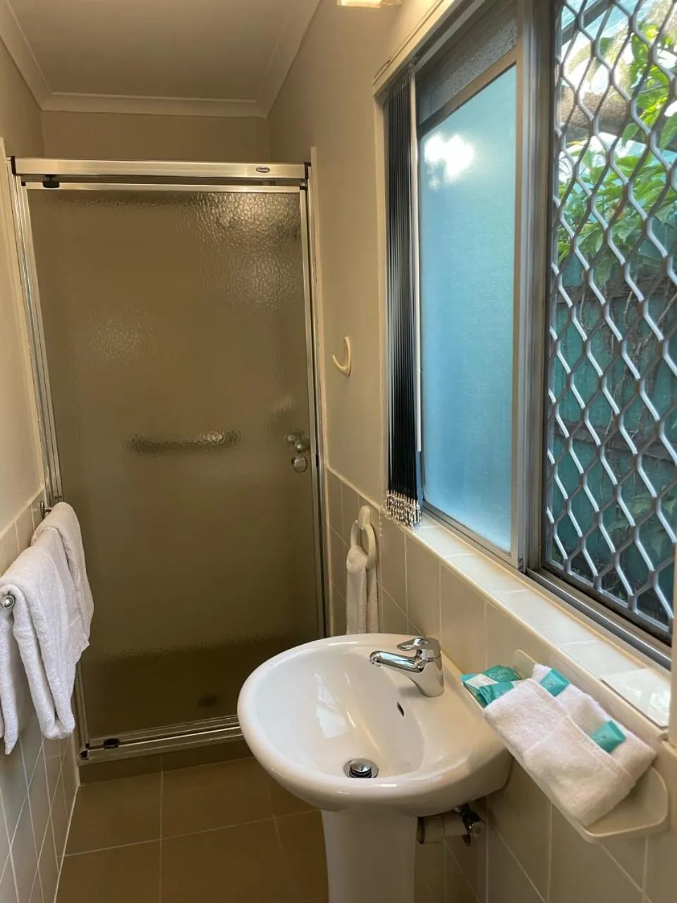 Shower in Kyamba Court Motel