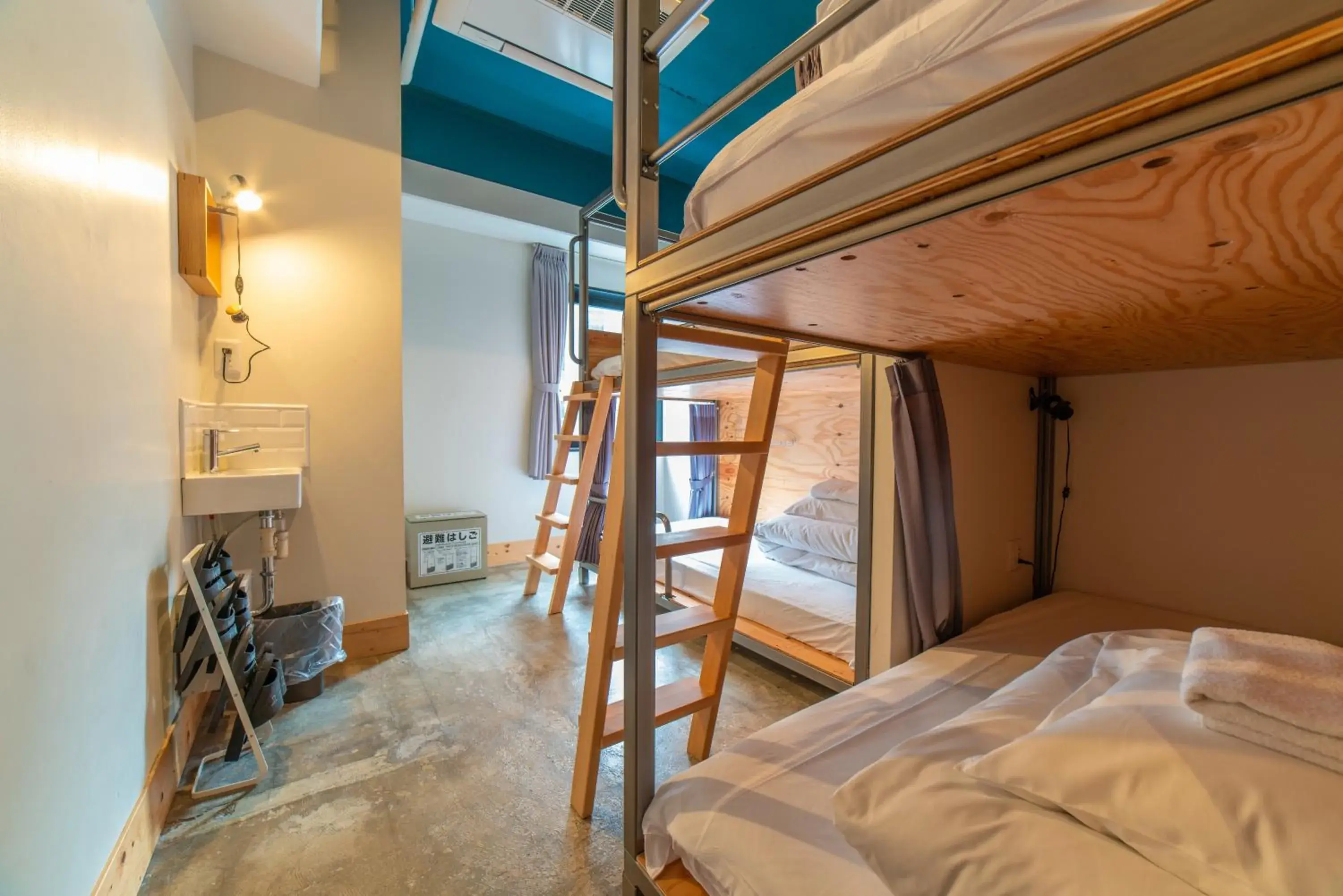 Photo of the whole room, Bed in Wise Owl Hostels Shibuya Photo of the whole room, Bed in Wise Owl Hostels Shibuya