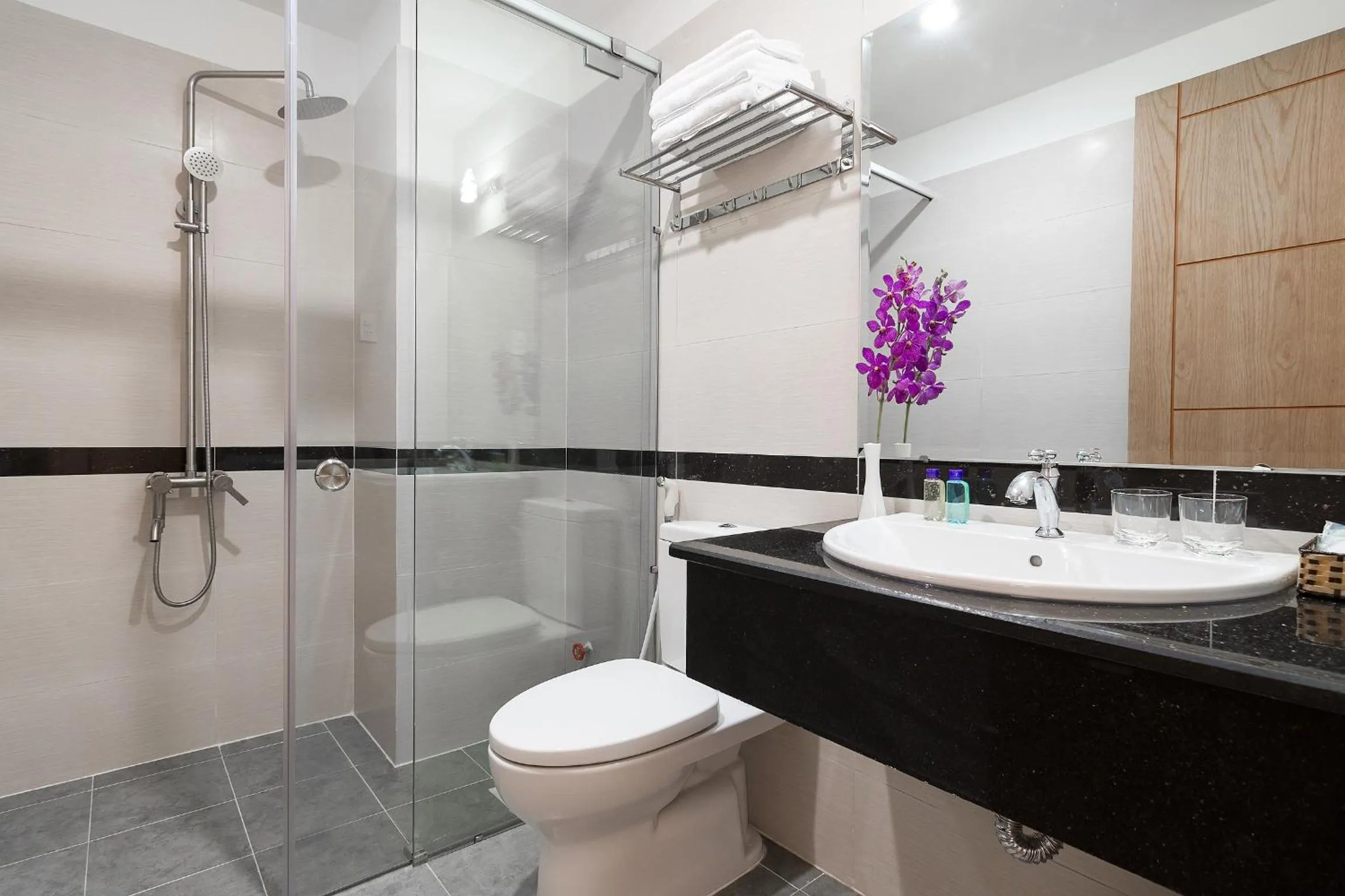 Toilet in VeeVoo Hotel