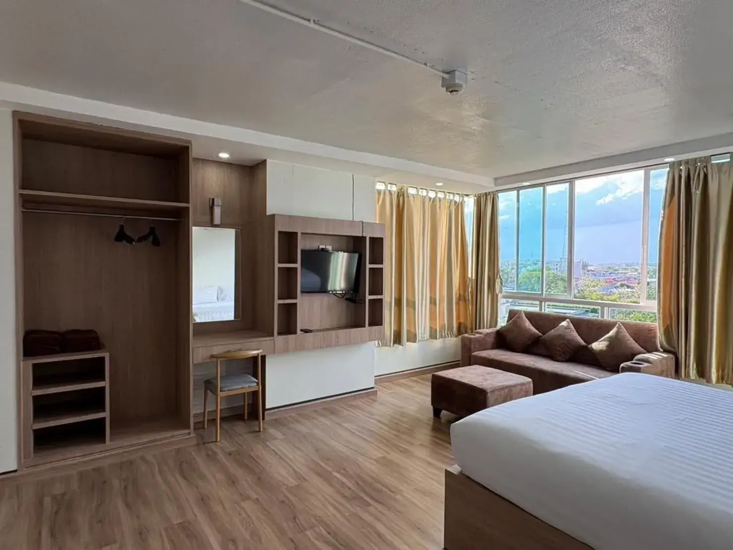 Bed in KM Kwanphayao Hotel Bed in KM Kwanphayao Hotel