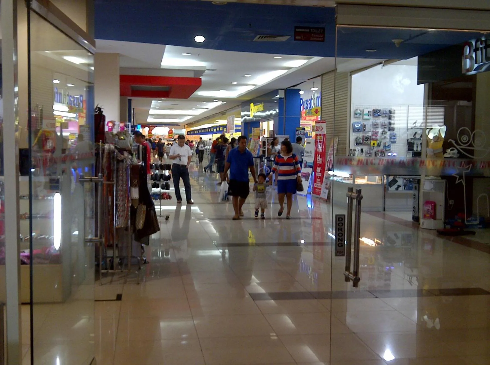 Supermarket/grocery shop in Apartemen MTC 623