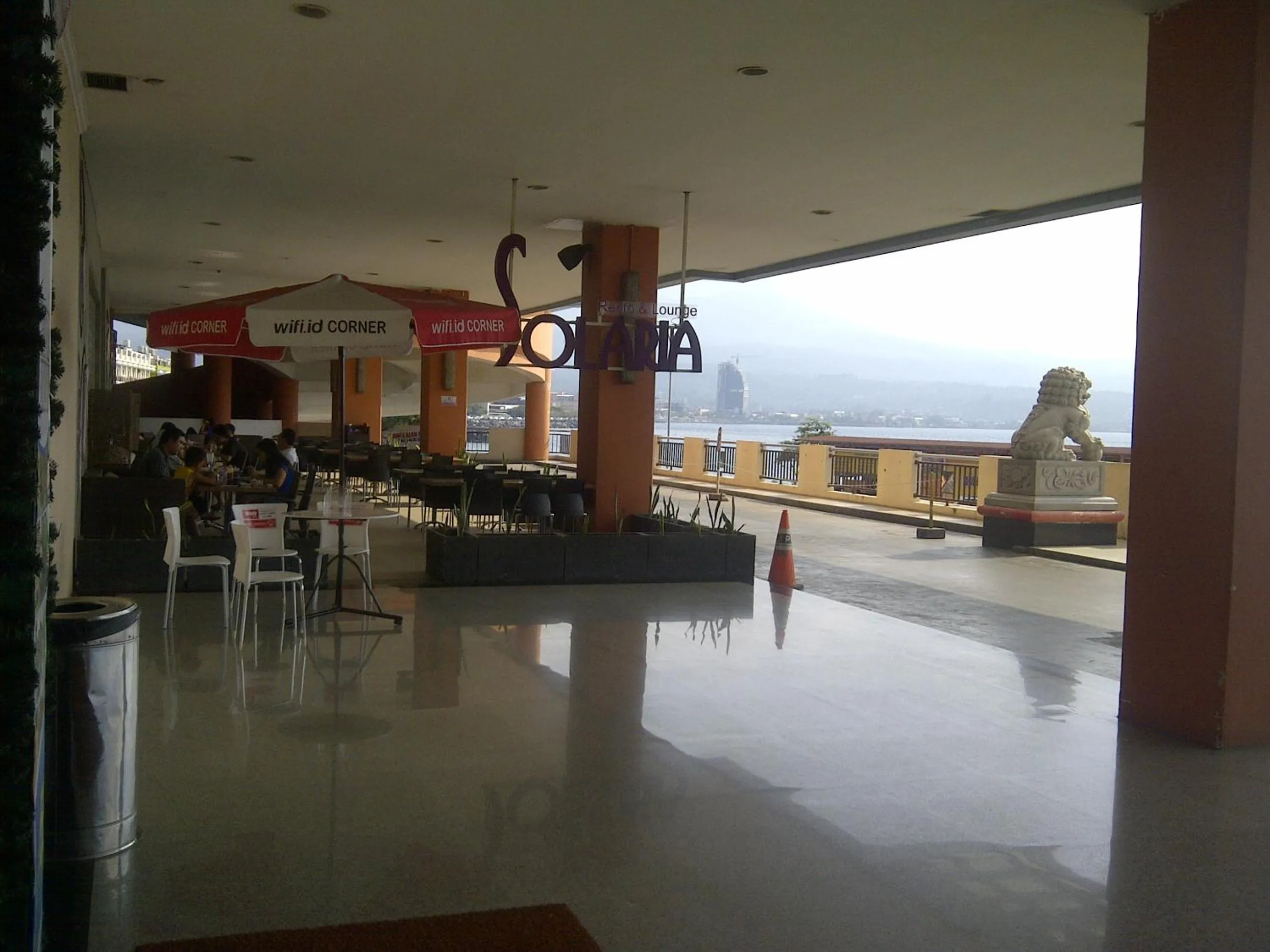 Restaurant/places to eat in Apartemen MTC 623