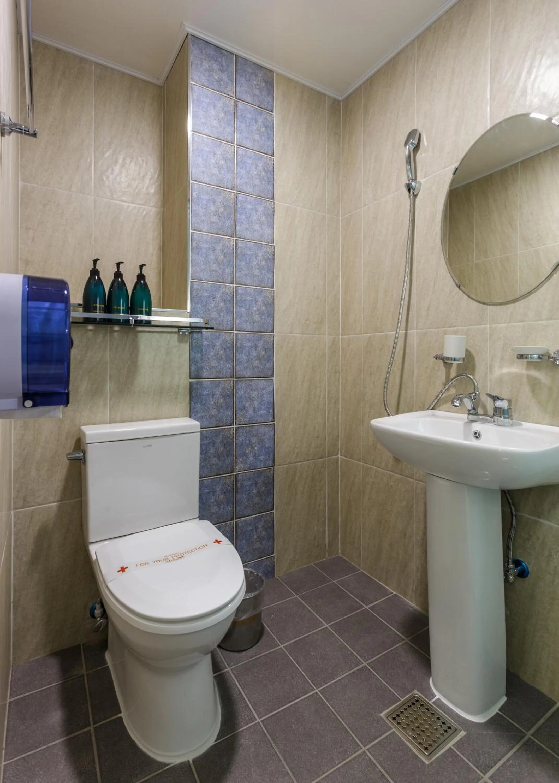 Shower in Myeongdong Sunshine Guesthouse