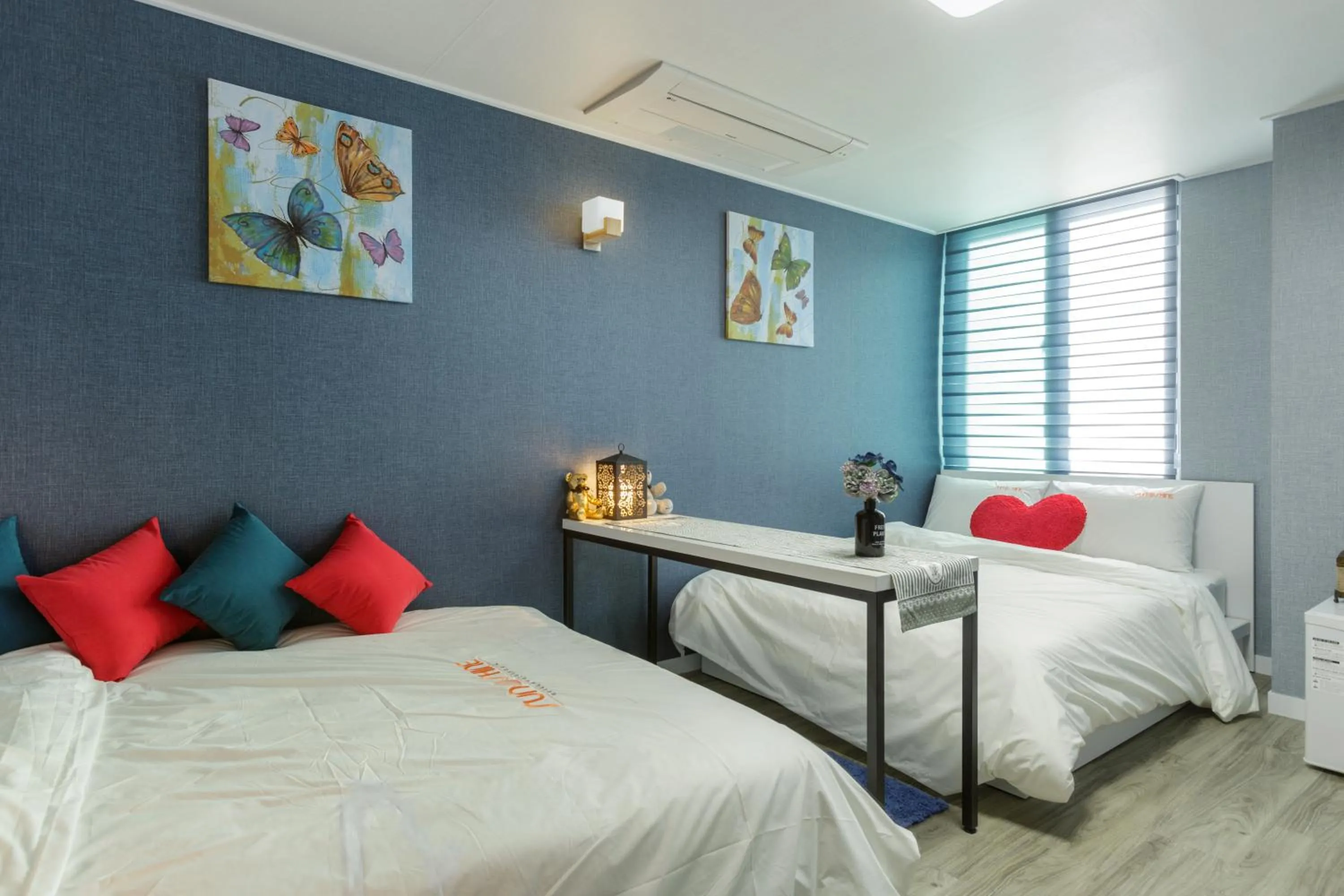 Shower, Bed in Myeongdong Sunshine Guesthouse