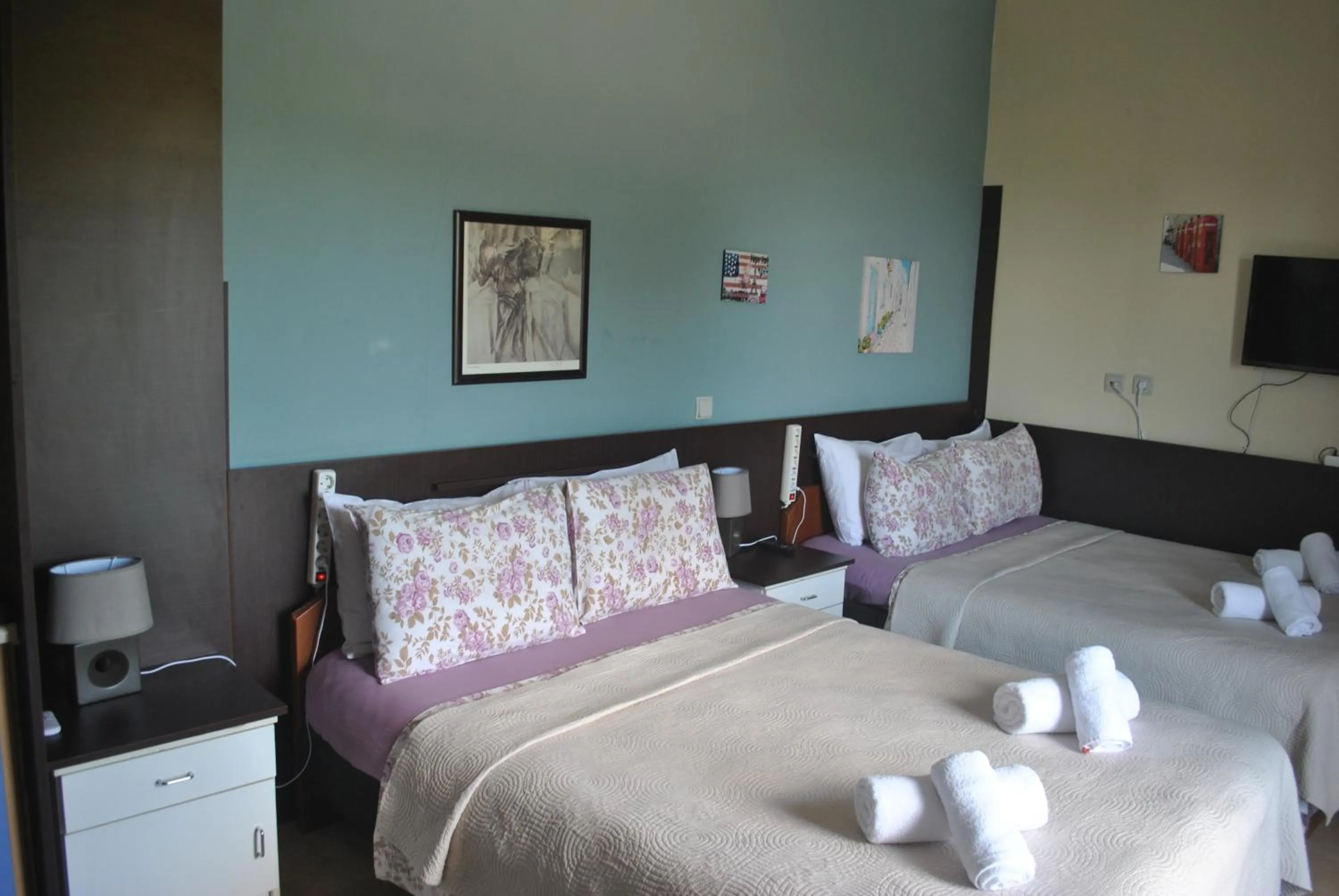 Photo of the whole room, Bed in Alexander Apartments