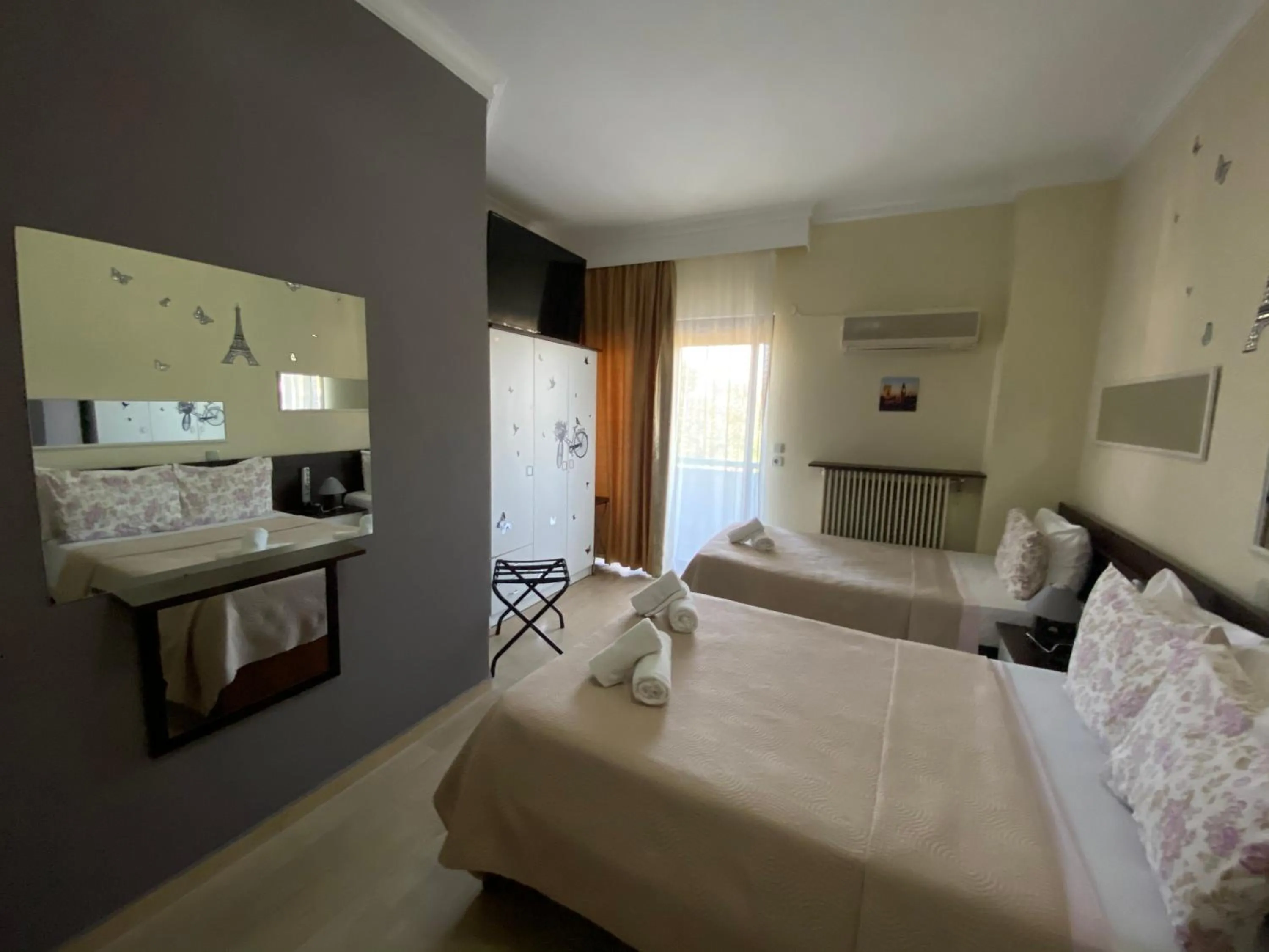 Bed in Alexander Apartments