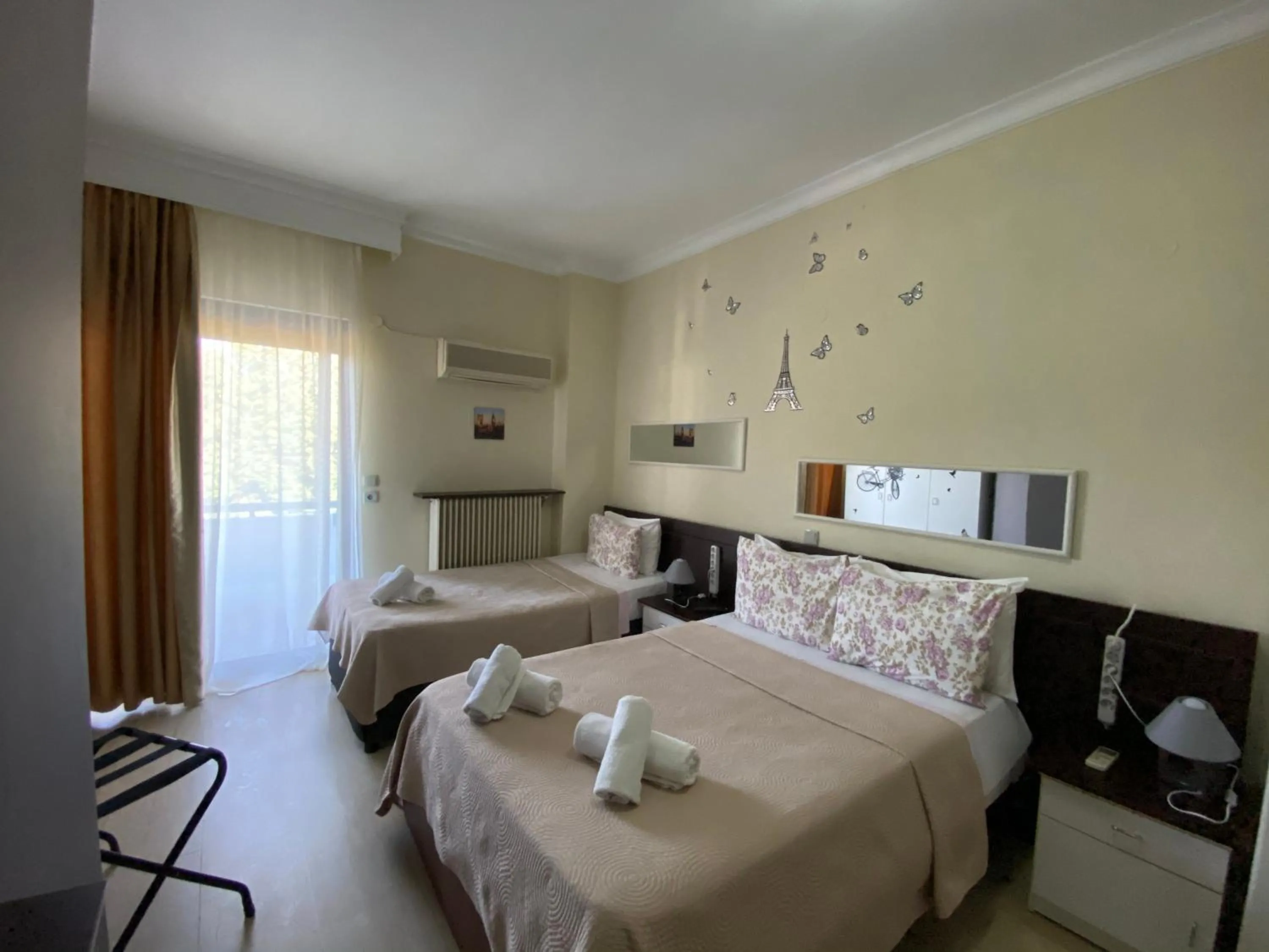 Bed in Alexander Apartments