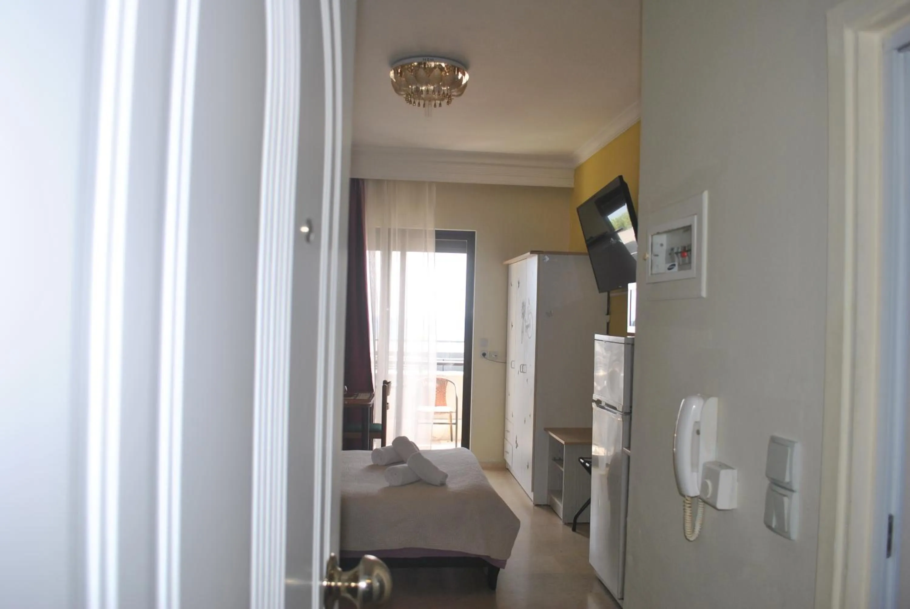 TV and multimedia, Bed in Alexander Apartments