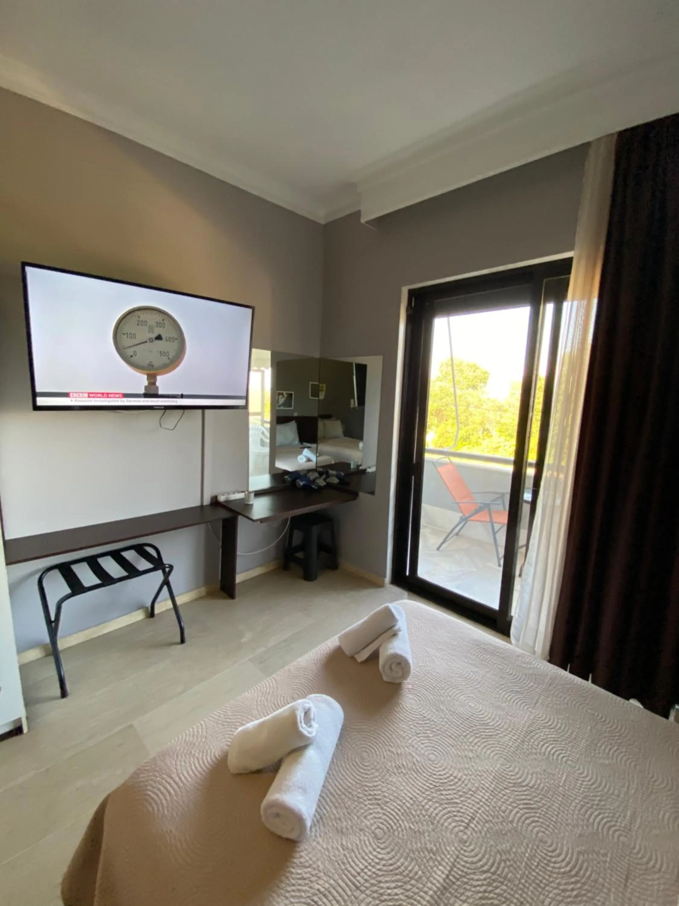 Photo of the whole room, Bed in Alexander Apartments