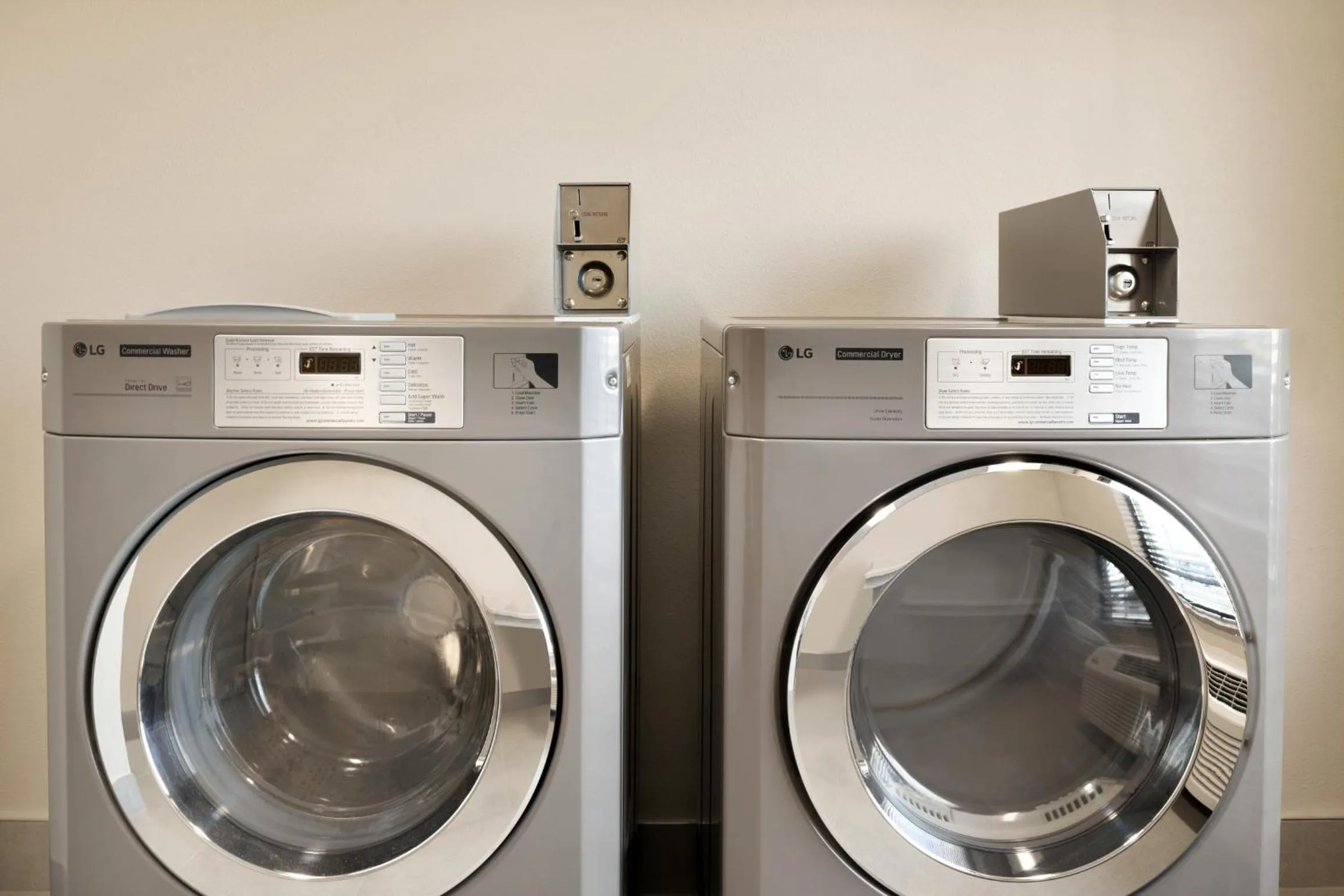 Area and facilities in Country Inn & Suites by Radisson, Indianola, IA