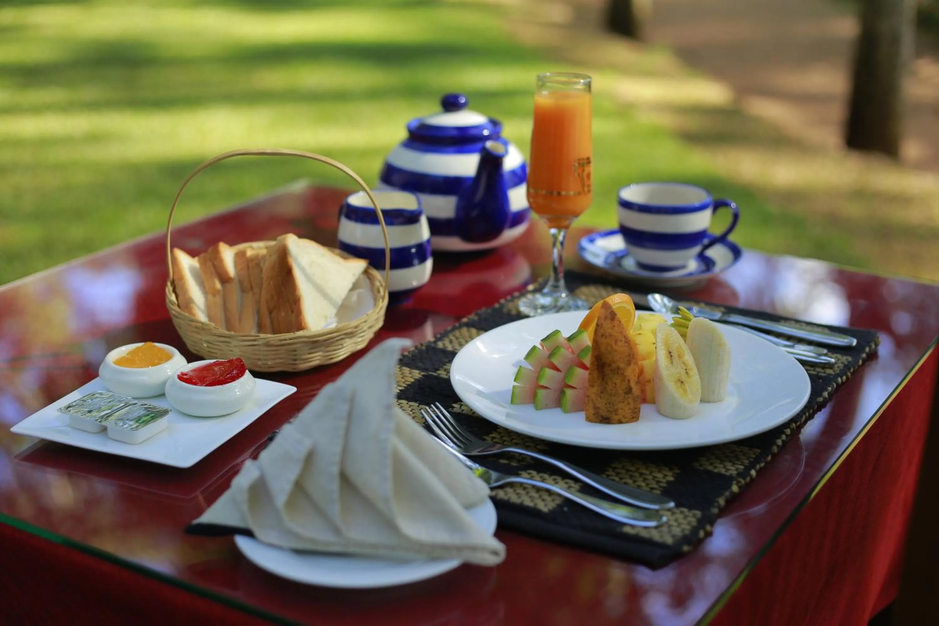 Food in The Farm Resorts