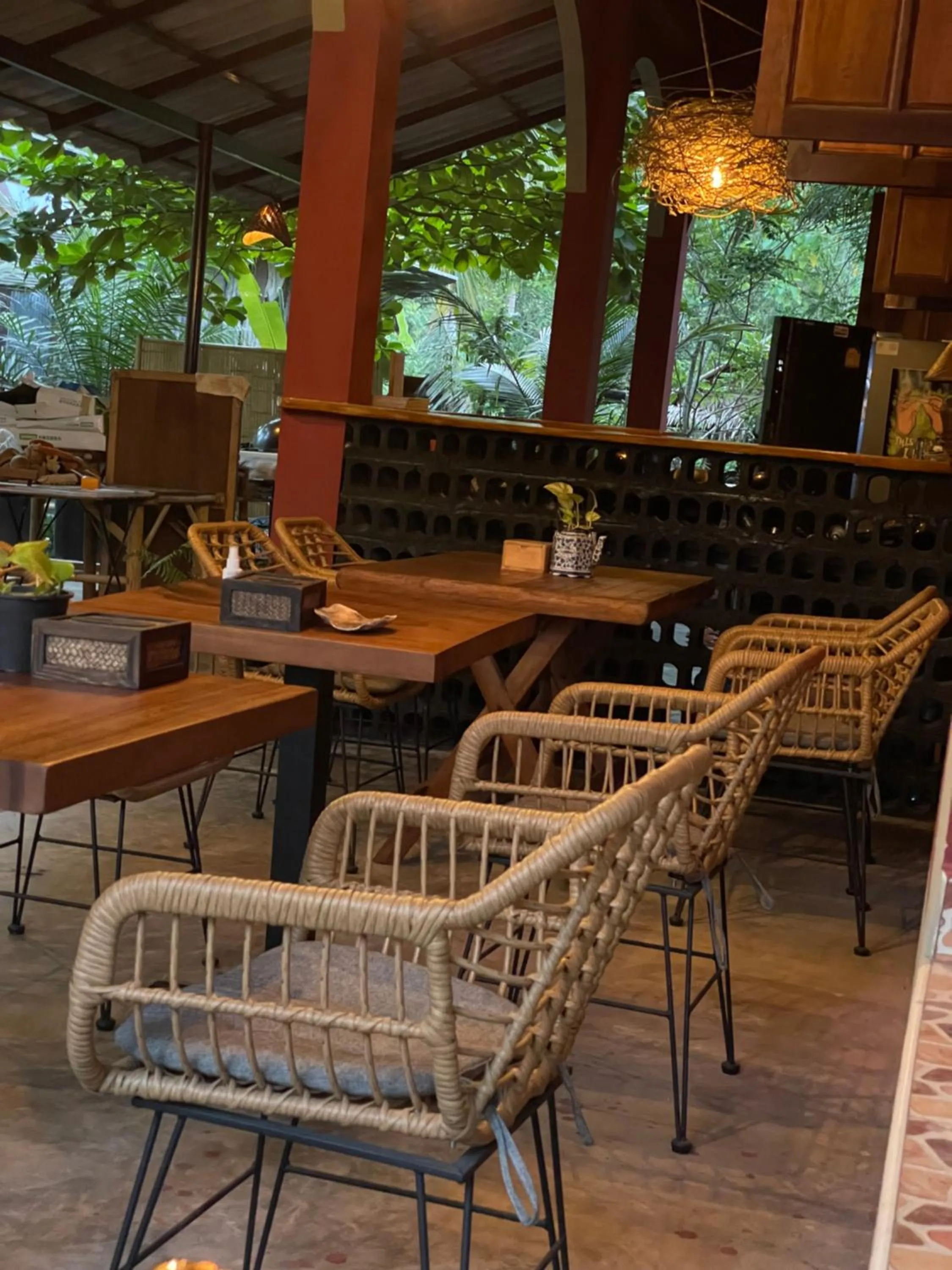 Restaurant/places to eat in Mythai Guesthouse