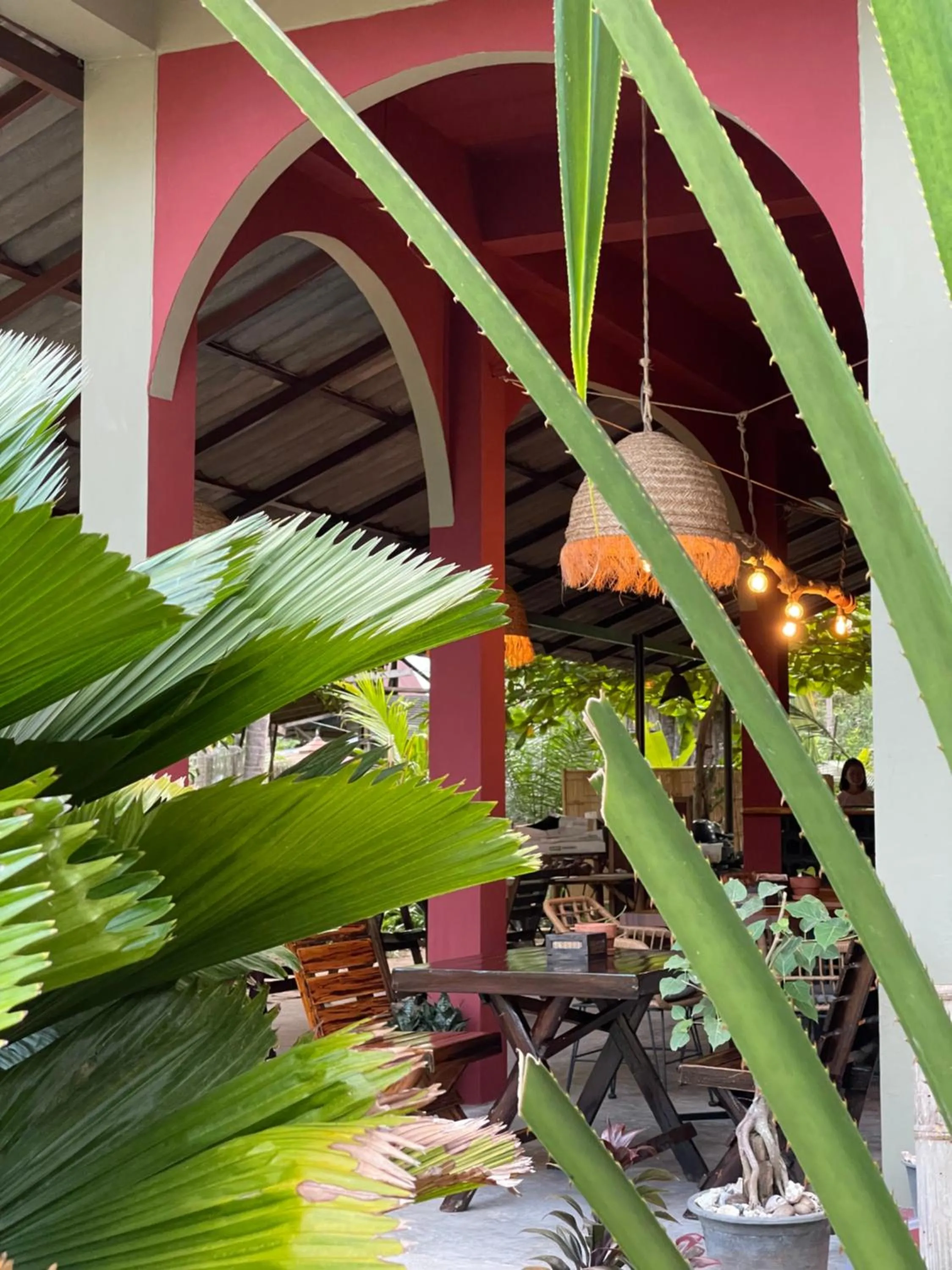 Restaurant/places to eat in Mythai Guesthouse