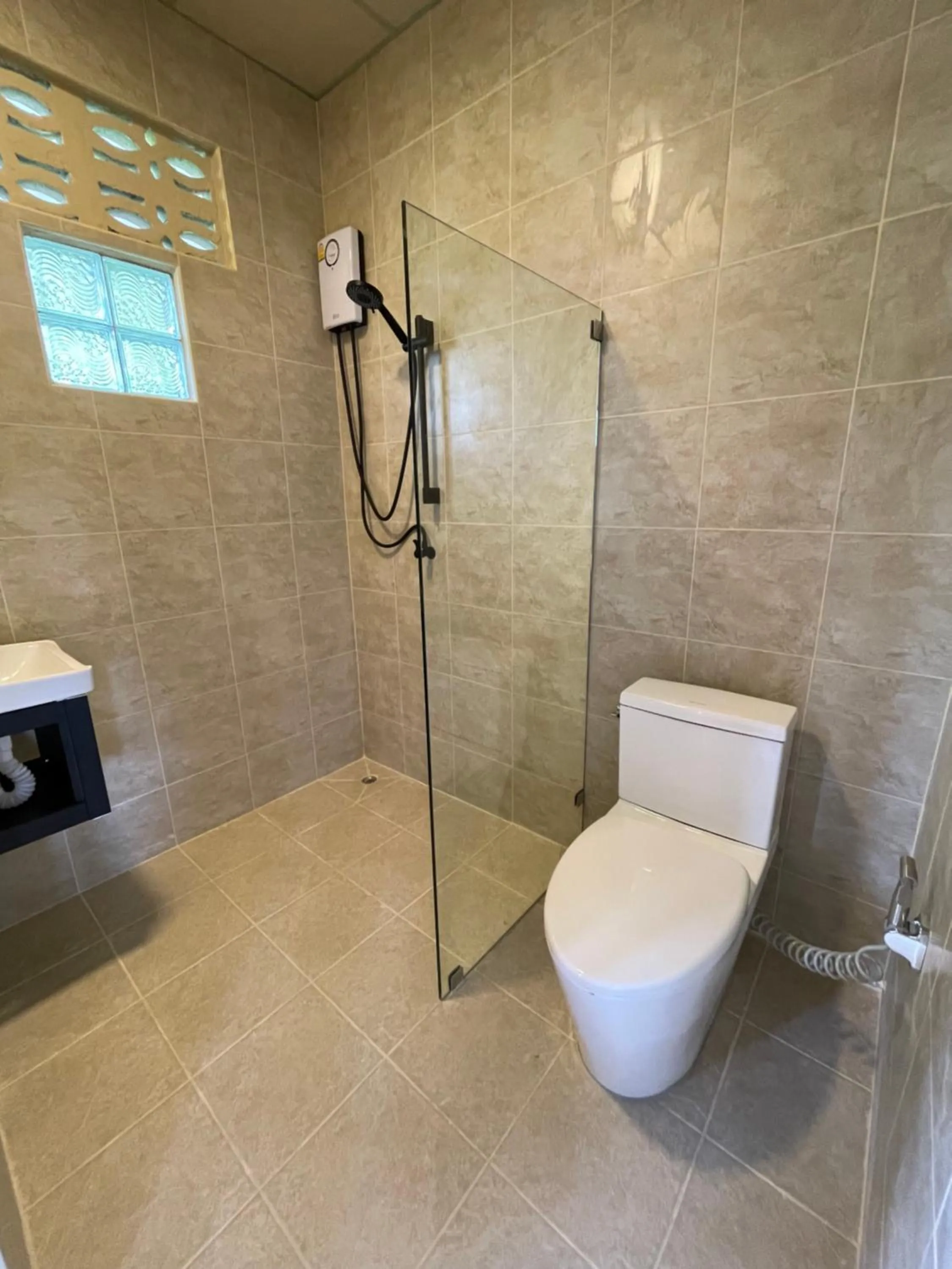 Toilet in Mythai Guesthouse