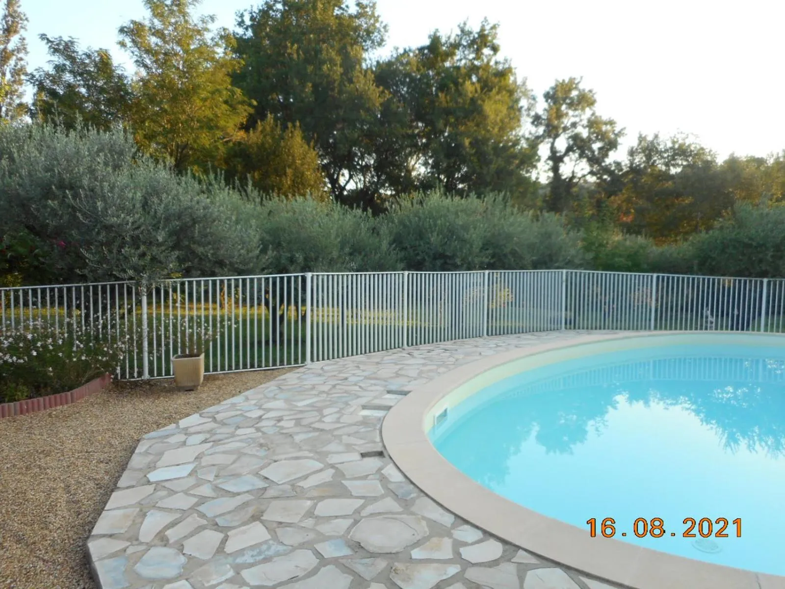 Swimming pool in Le Rieufroid