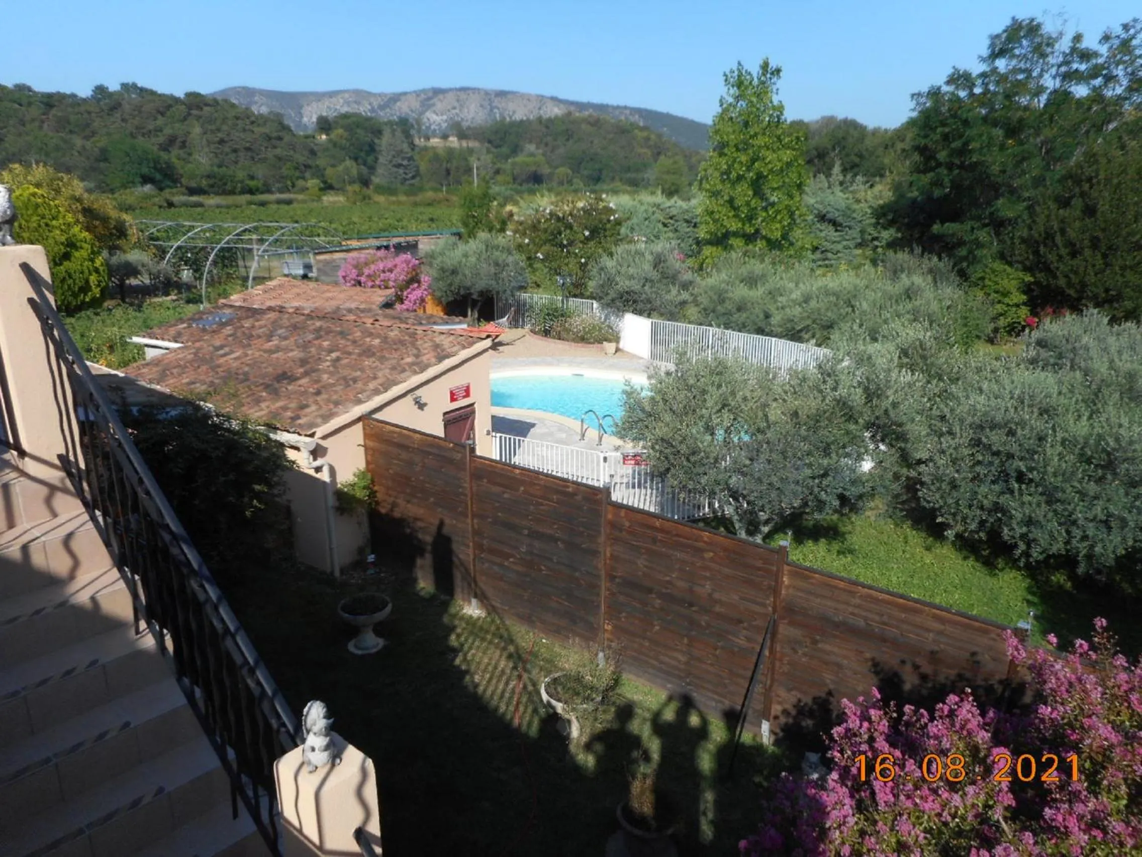 Garden view in Le Rieufroid