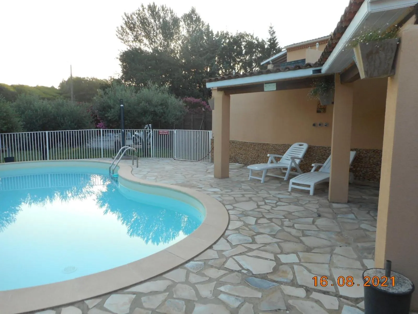 Swimming pool in Le Rieufroid