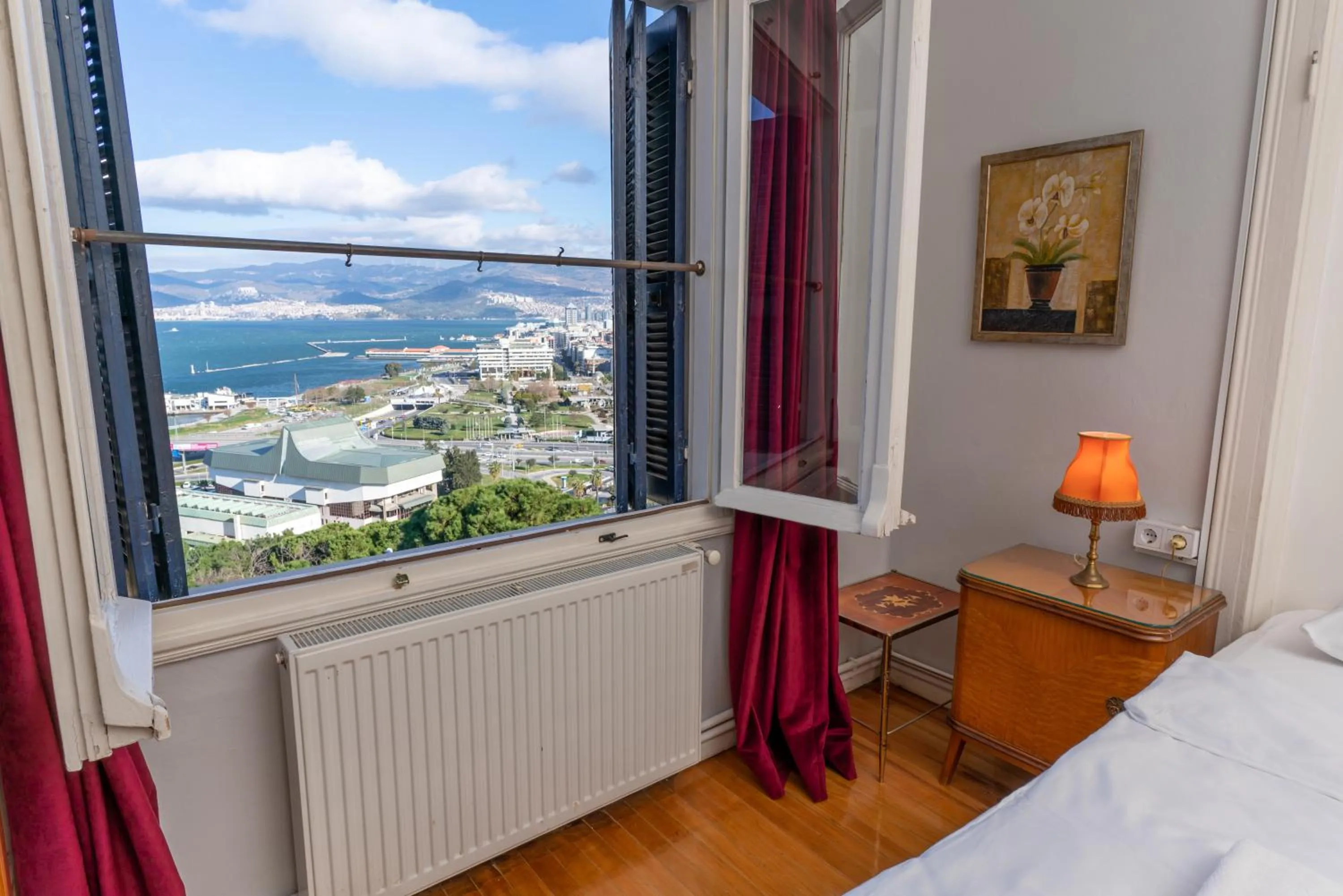 Bird's eye view, Bed in Büyük Konak İzmir